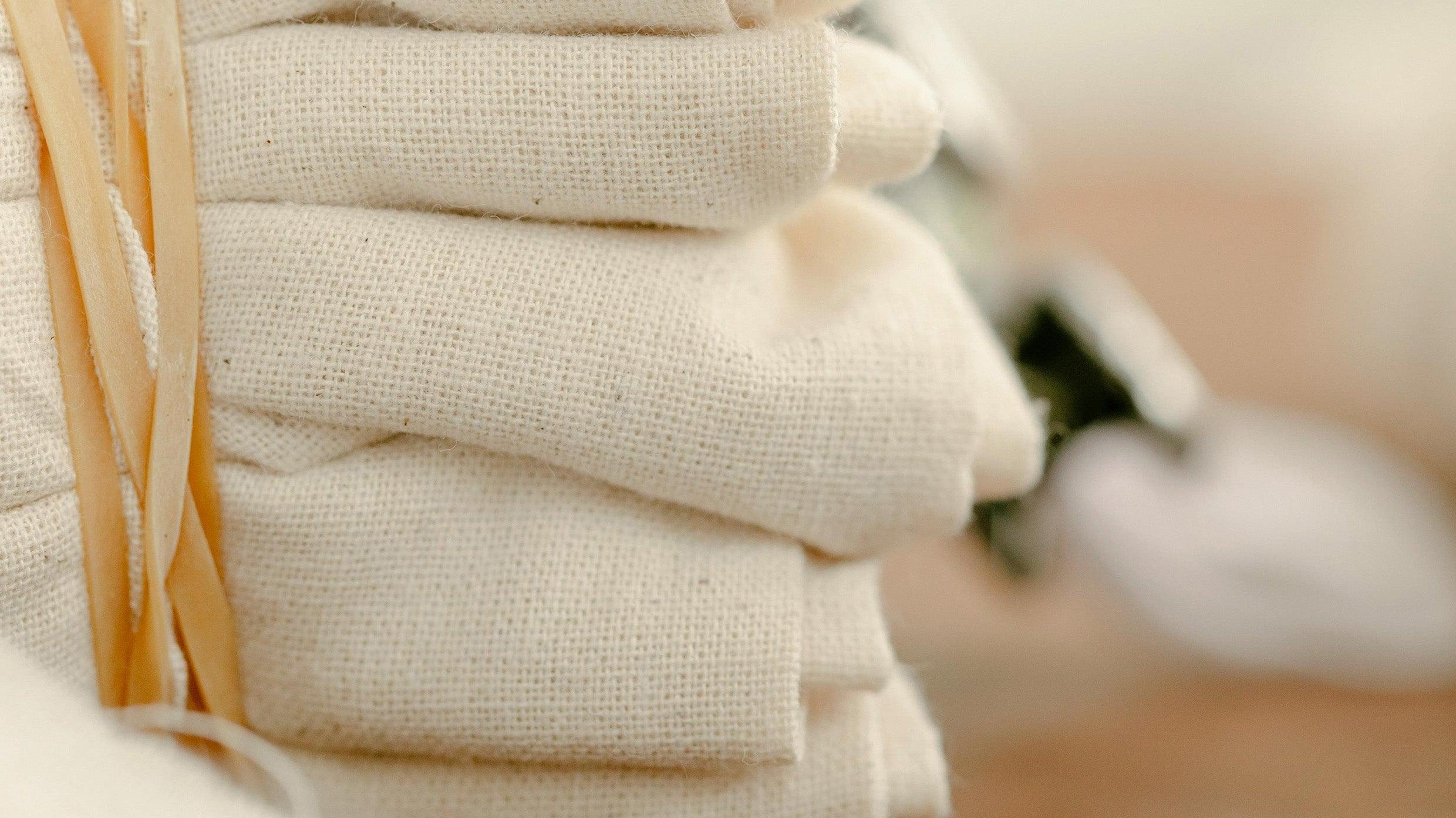 The Art of Authenticity: How to Distinguish Real Linen from Imitations - LINTICO linen style