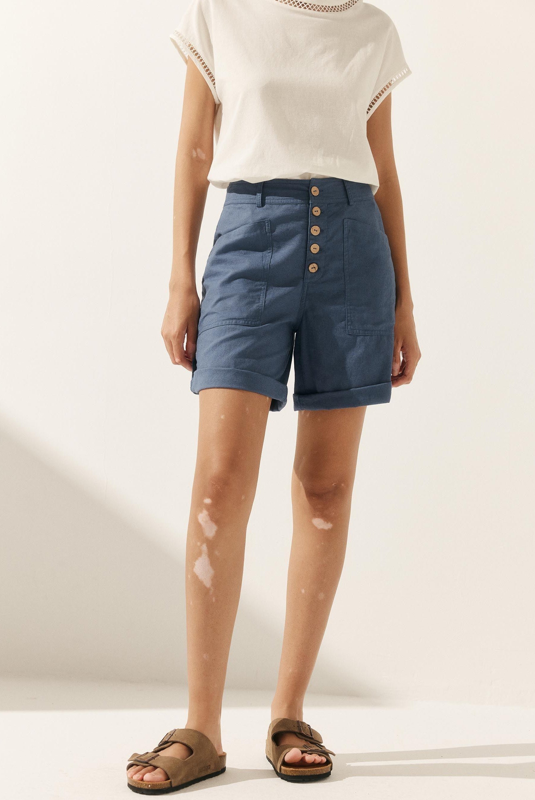 Linen Button-Fly Quarter Shorts LUCY - BOTTOMS-Linen