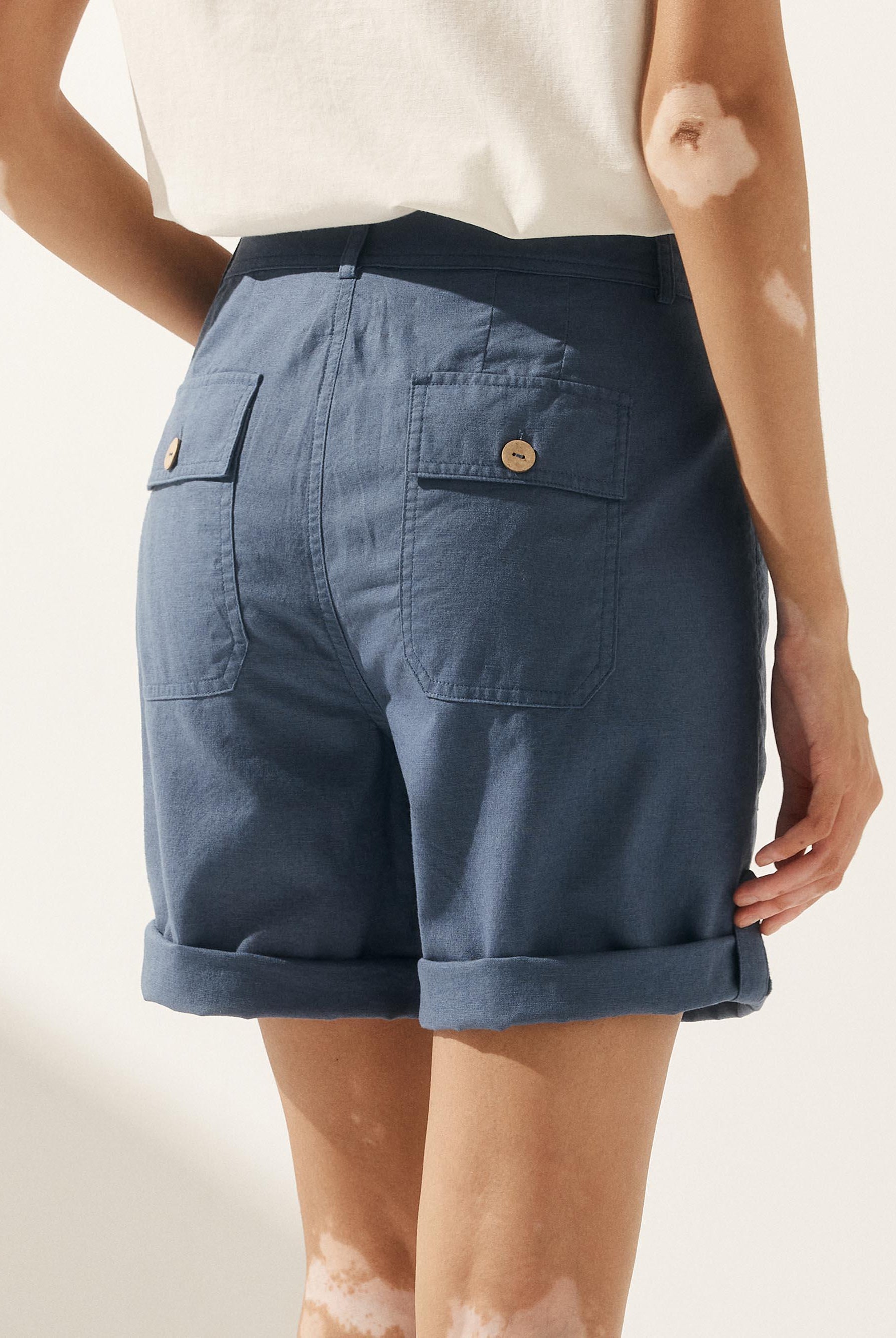 Linen Button-Fly Quarter Shorts LUCY - BOTTOMS-Linen