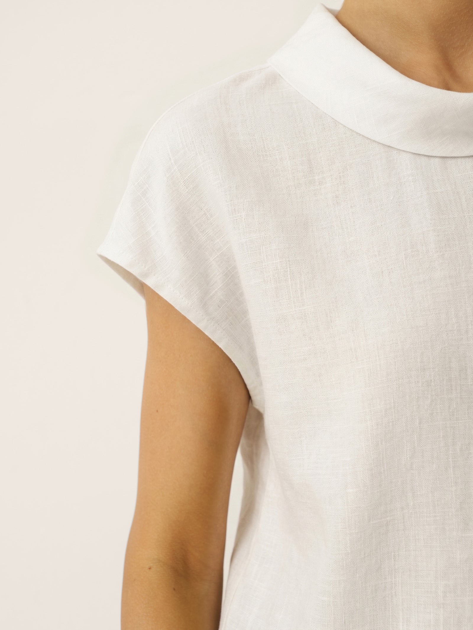 100% Linen Cap Sleeve Soft-Fold Collar Top YVONNE by LINTICO for women