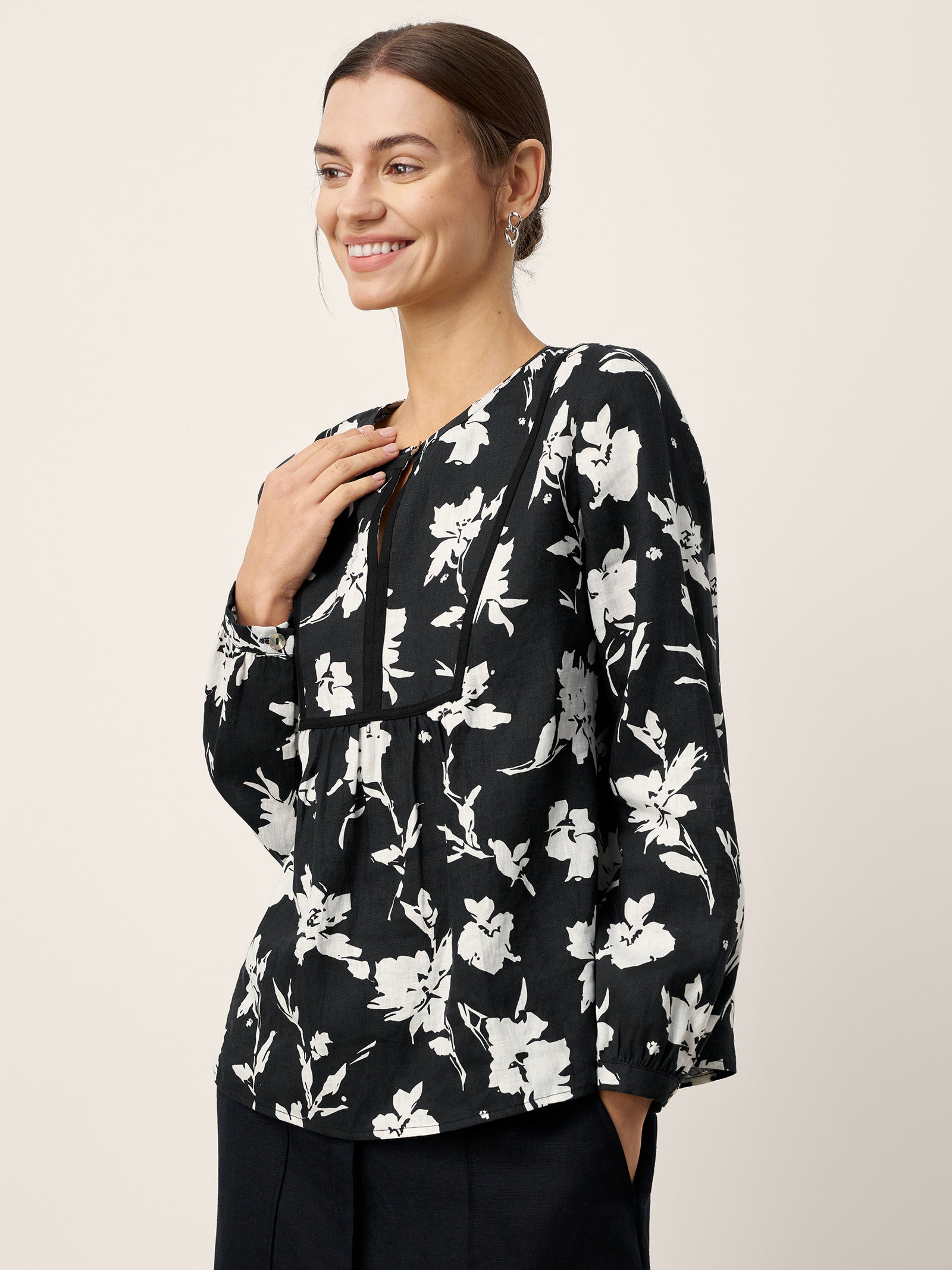 100% Linen Floral Printed Gathered Pullover Top AMIYA by LINTICO for women