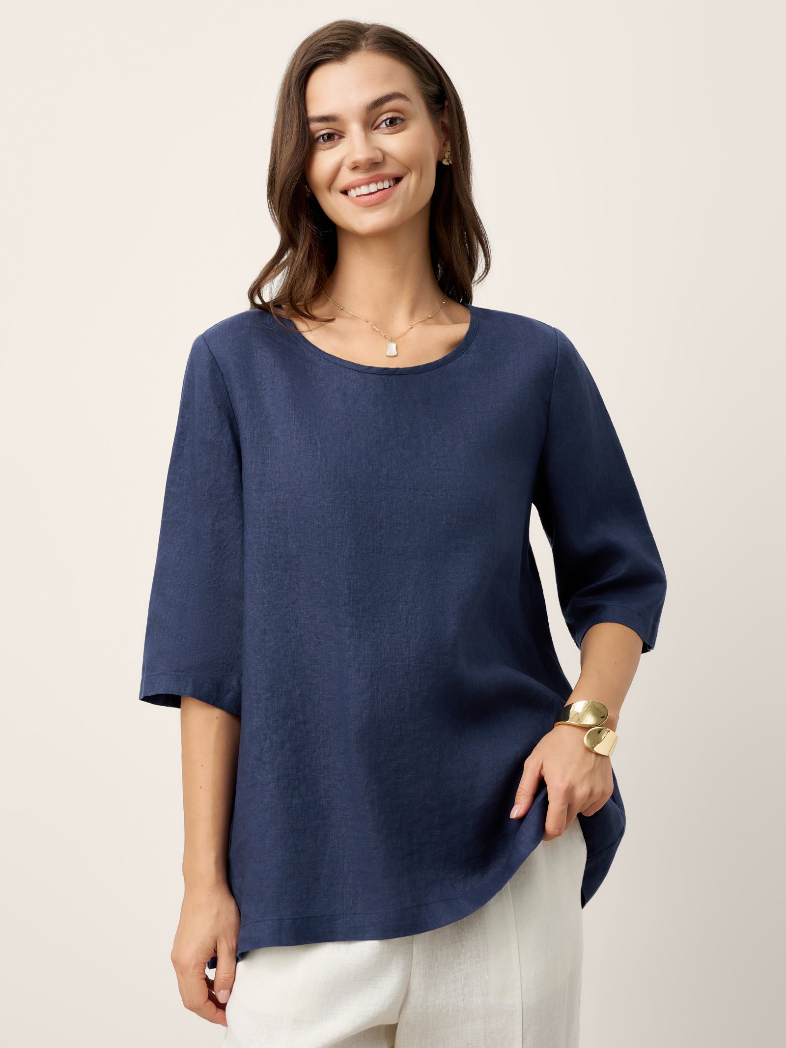 100% Linen Relaxed Back Button Top with Tab Sleeves SYLVANA by LINTICO for women