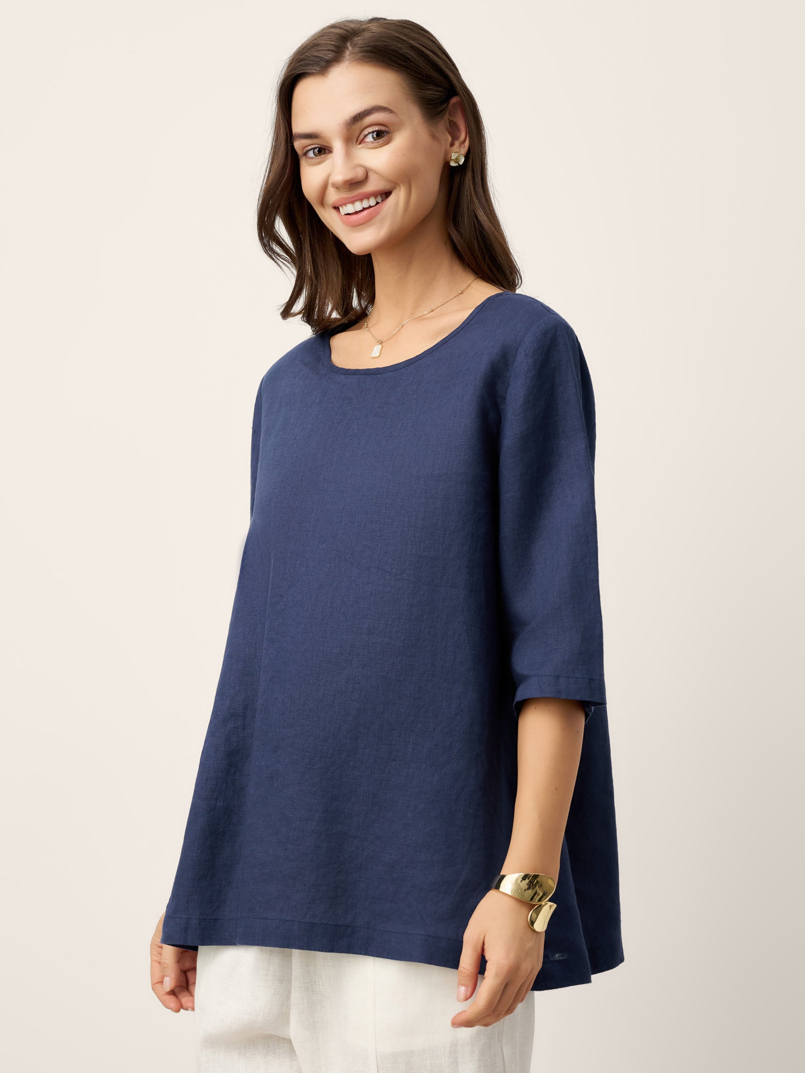 100% Linen Relaxed Back Button Top with Tab Sleeves SYLVANA by LINTICO for women