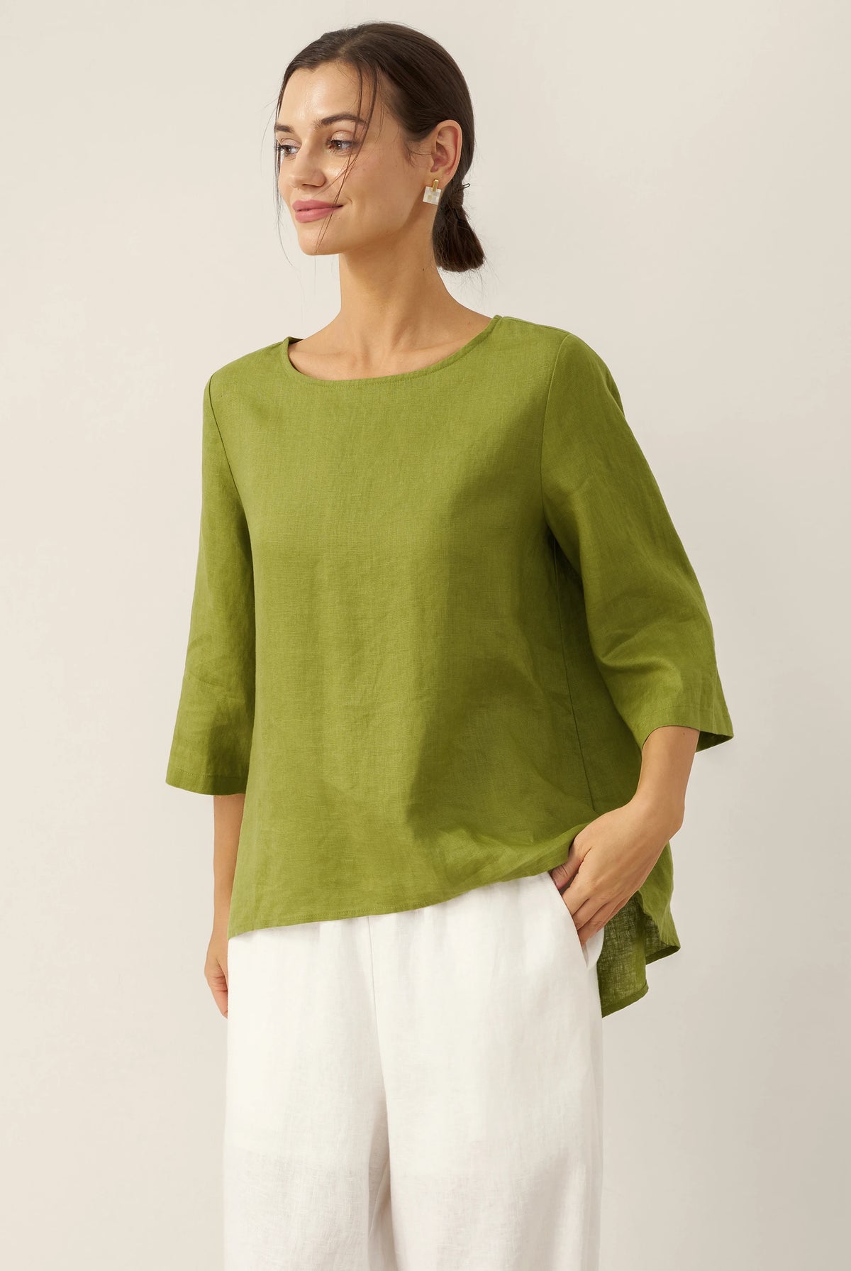 Haut femme BRIANNA 100% lin à col rond et ourlet asymétrique par LINTICO