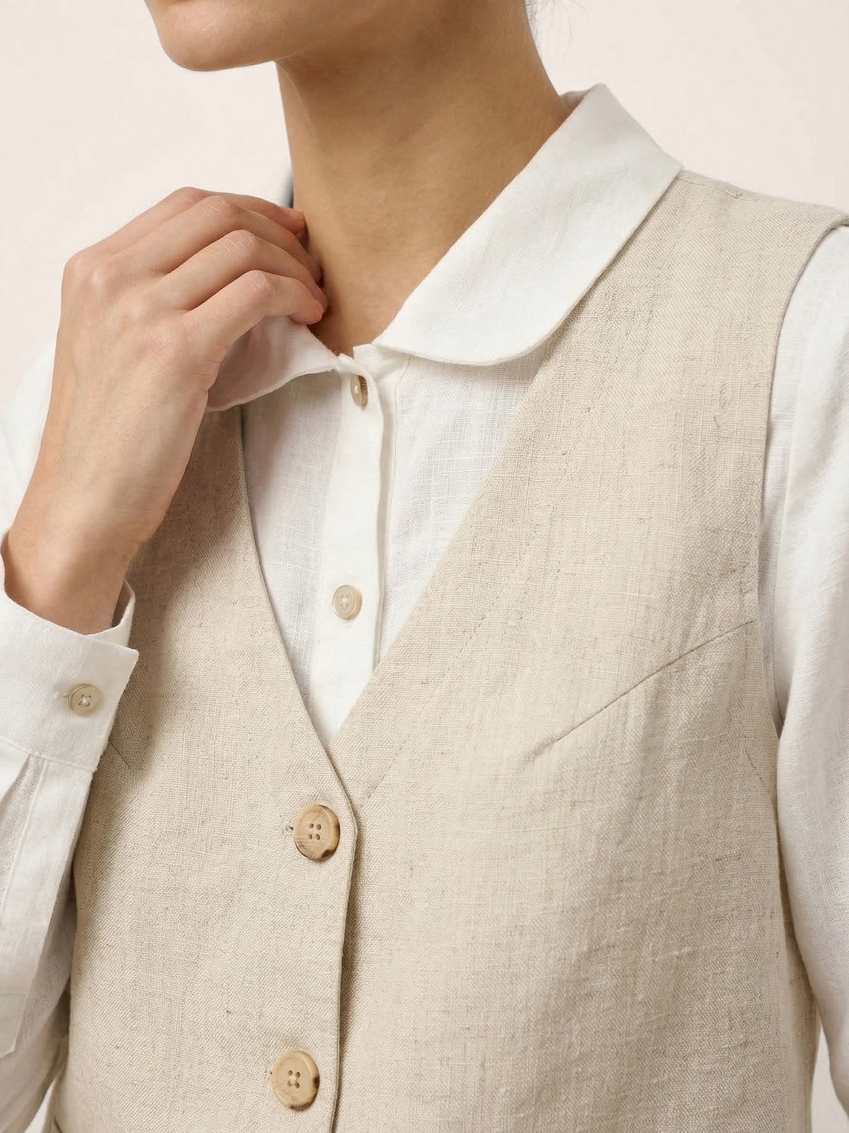 100% Linen V-Neck Buttoned Closure Vest DELIA by LINTICO for women