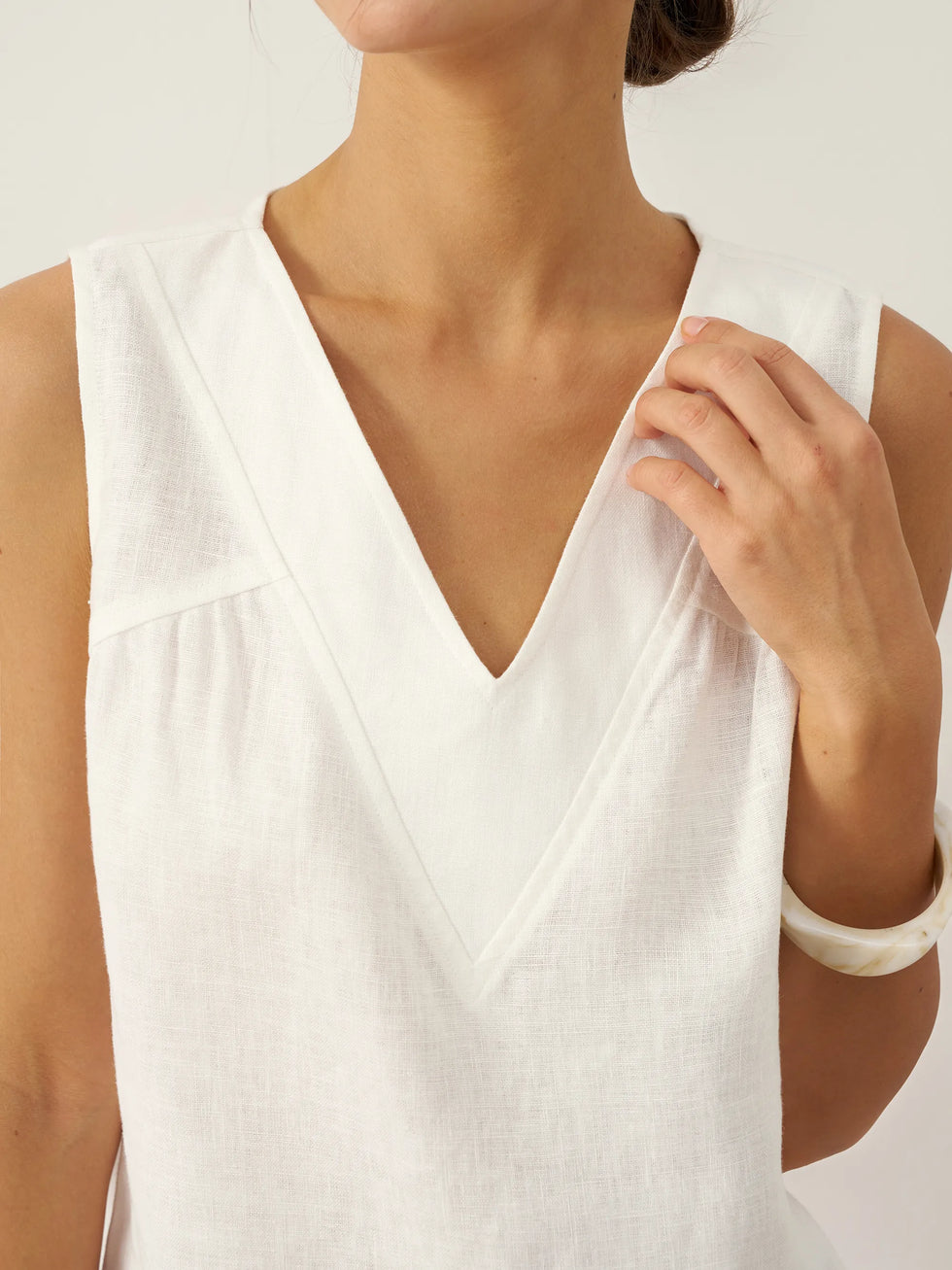 100% Linen V-Neck Sleeveless Tank Top NICOLE by LINTICO for women