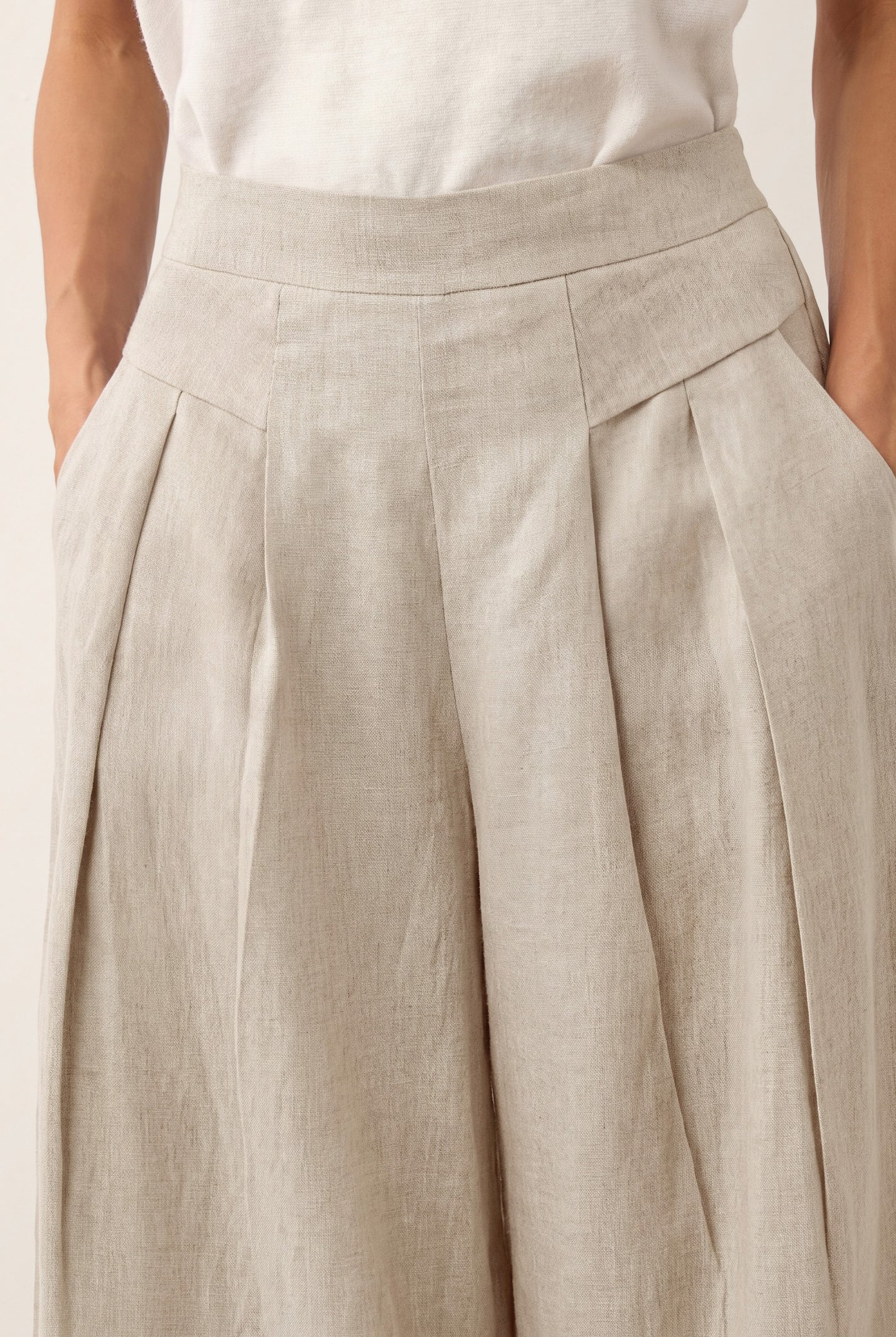 100% Linen Pleated Waist Wide Leg Pants LOUISA by LINTICO for women