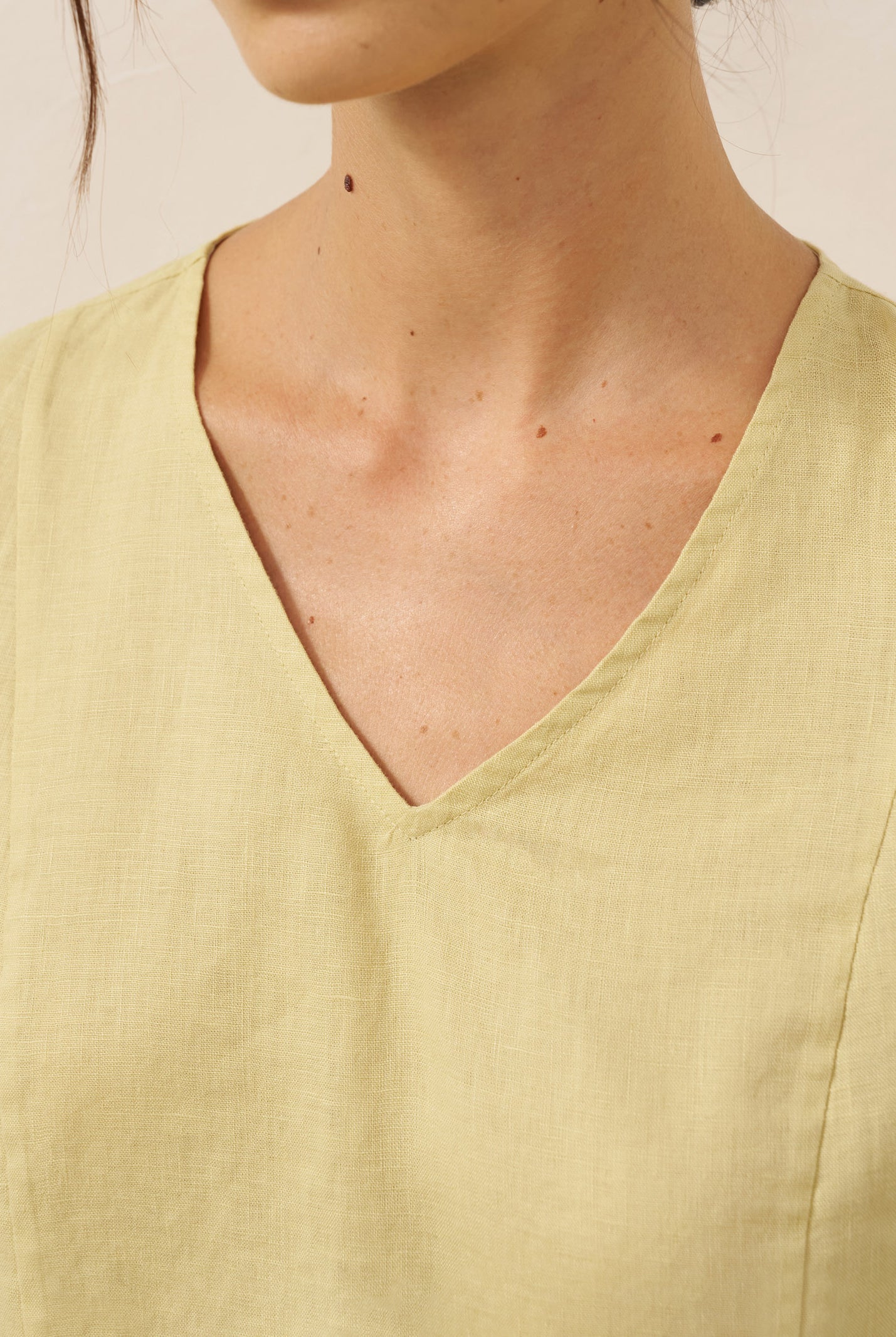 100% Linen Asymmetric Hem Long Top ISLA by LINTICO for women