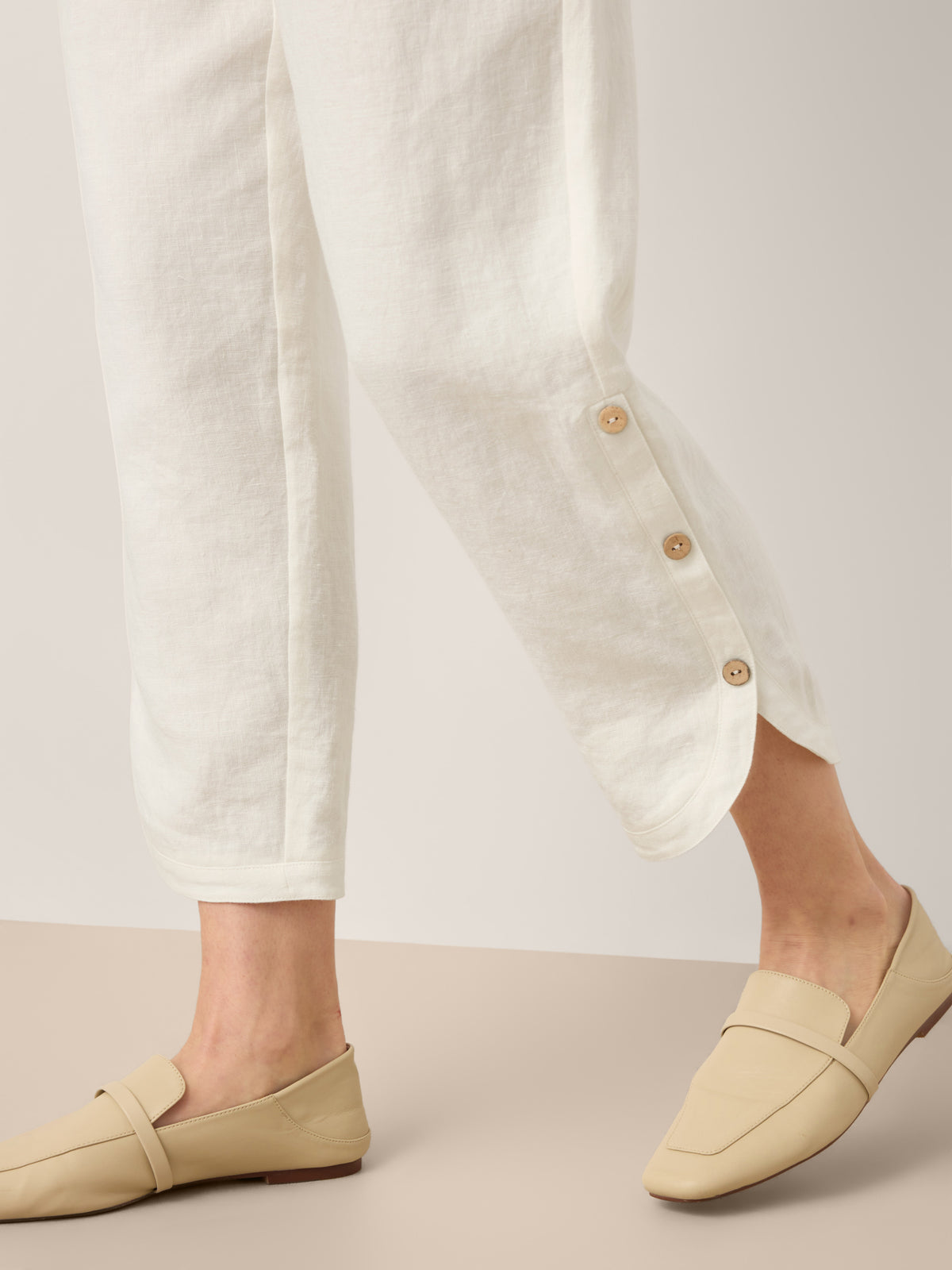 100% Linen Double Pleat Button Hem Pull-On Pants LINDSEY by LINTICO for women