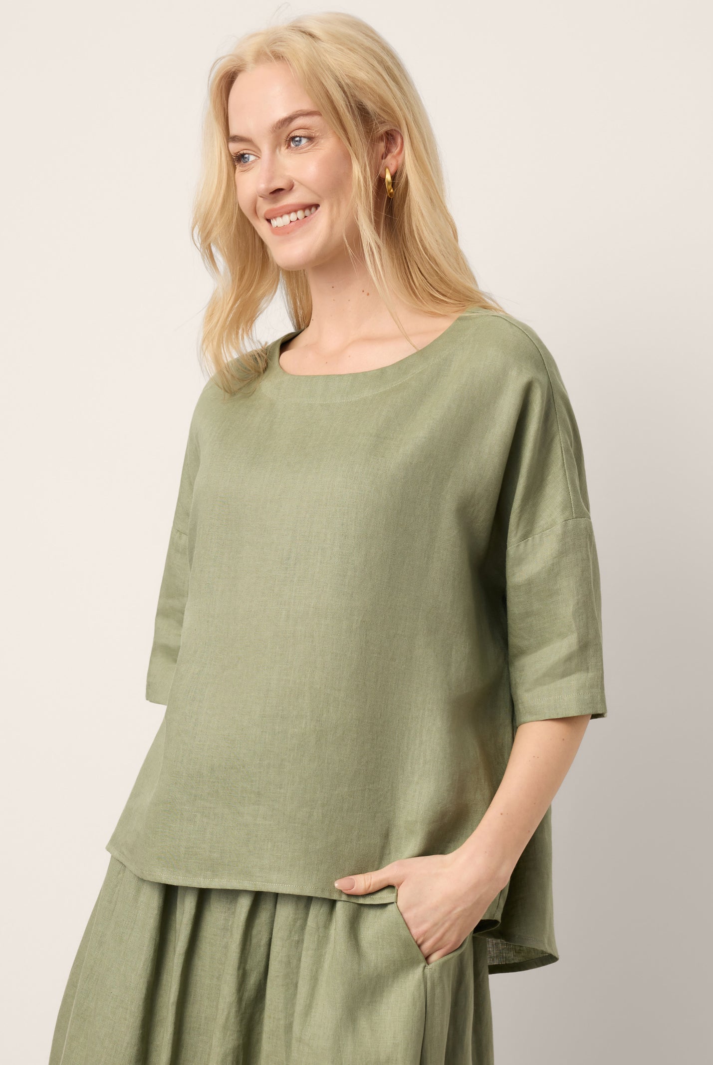100% Linen Drop Shoulder Shirred Back High-Low Hem Top LINDSEY by LINTICO for women