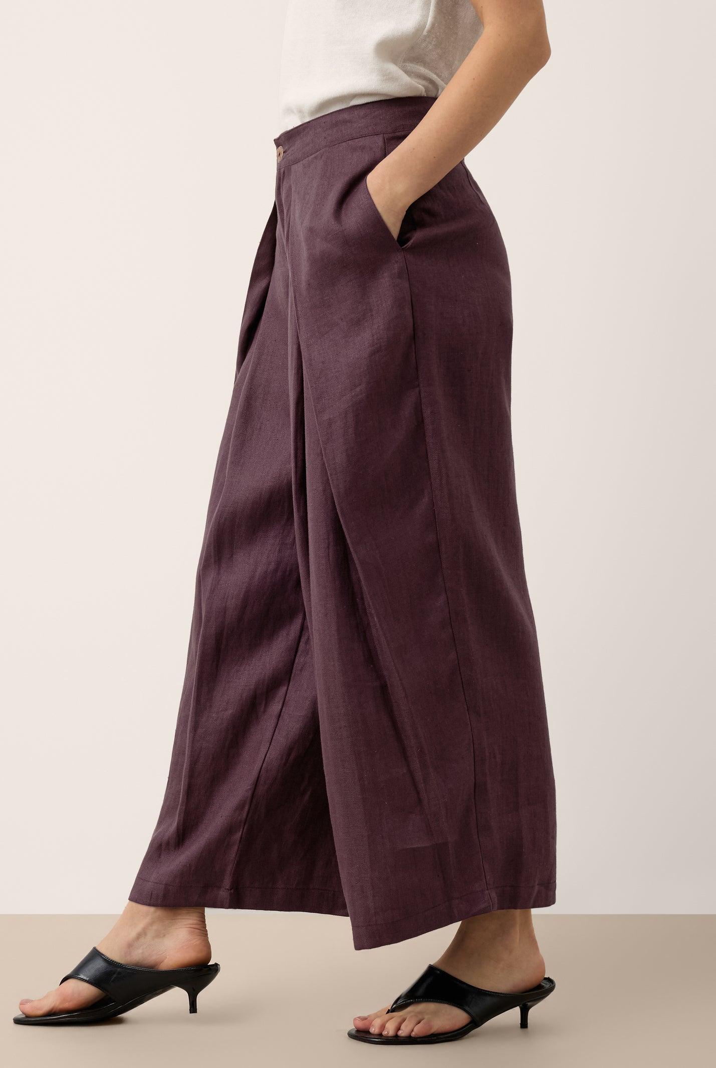 100% Linen Yarn Dyed Pleated Elastic Waist Wide Leg Culottes PALOMA by LINTICO for women