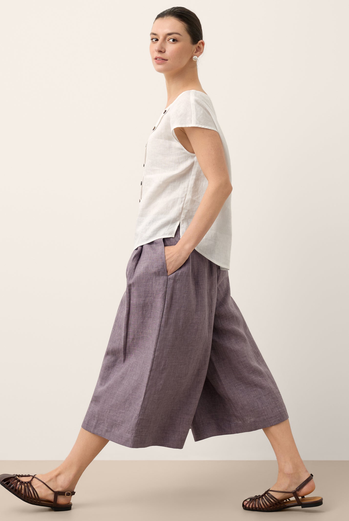 100% Linen Pleated Elastic Waist Cropped Wide Leg Pants HALCYON by LINTICO for women