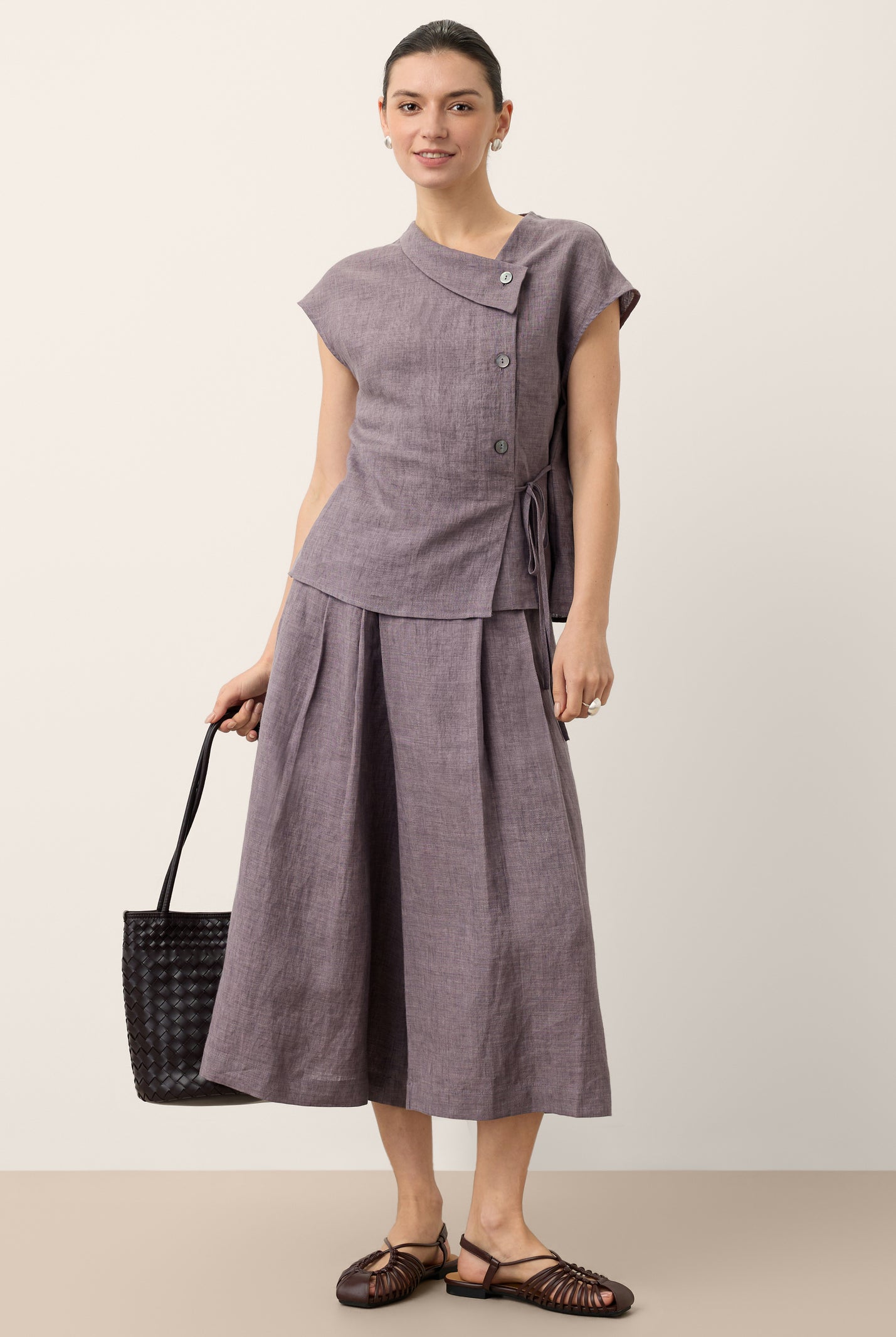 100% Linen Pleated Elastic Waist Cropped Wide Leg Pants HALCYON by LINTICO for women