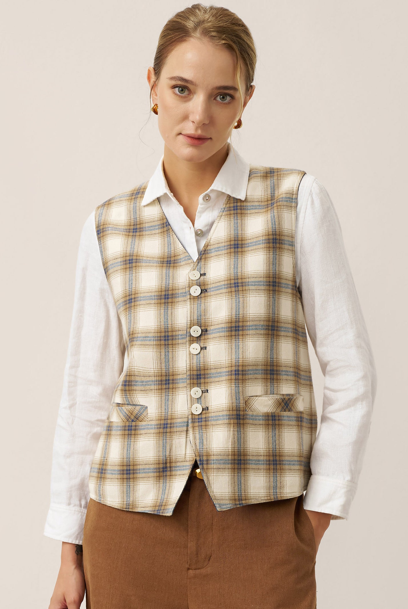 100% Linen Reversible Denim Texture Button Front Vest HARPER by LINTICO, fabric detail for women