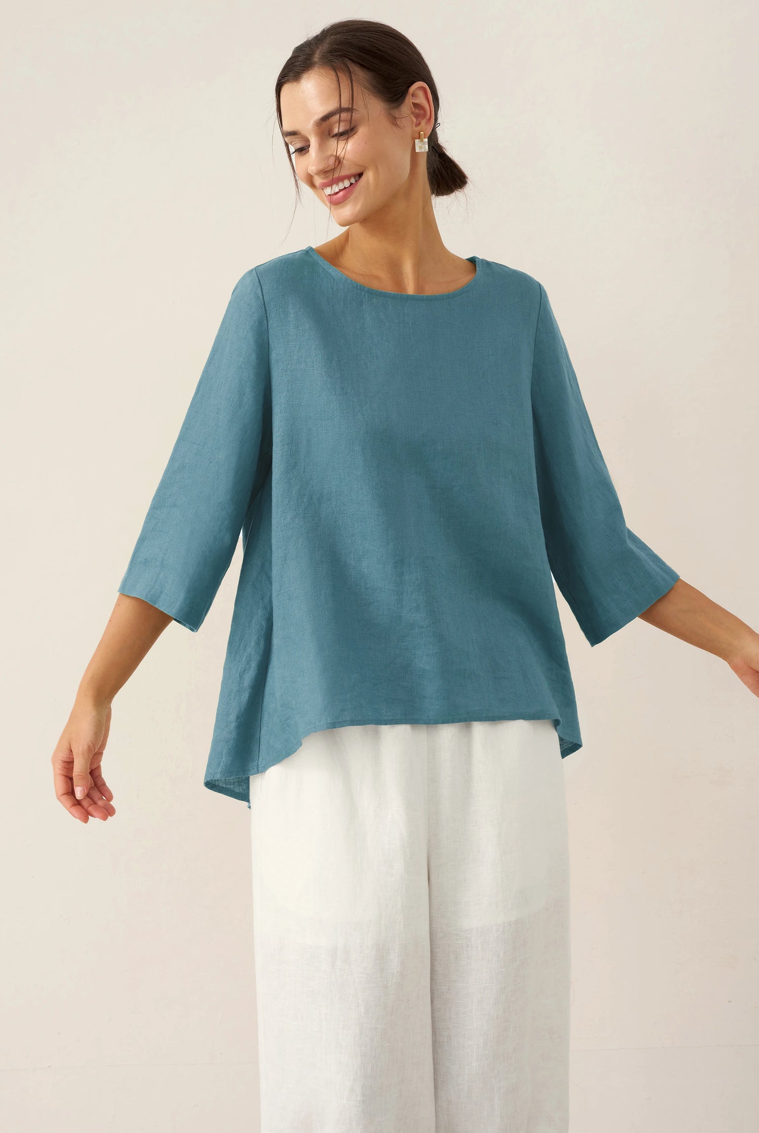 100% Linen Round Neck Asymmetrical Hem Top BRIANNA by LINTICO for women