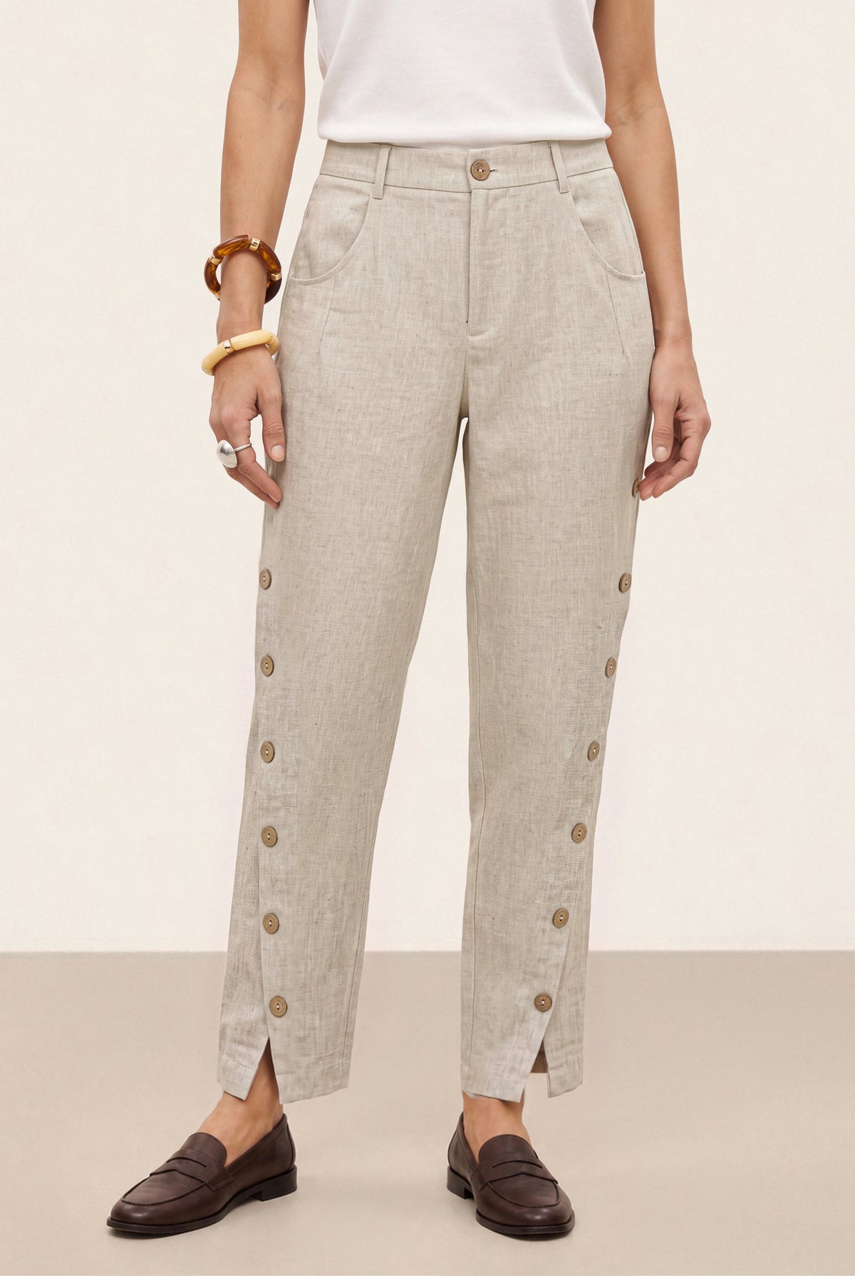 Pantalon cheville en 100% lin à boutons en bois et bas fendu ALBA de LINTICO