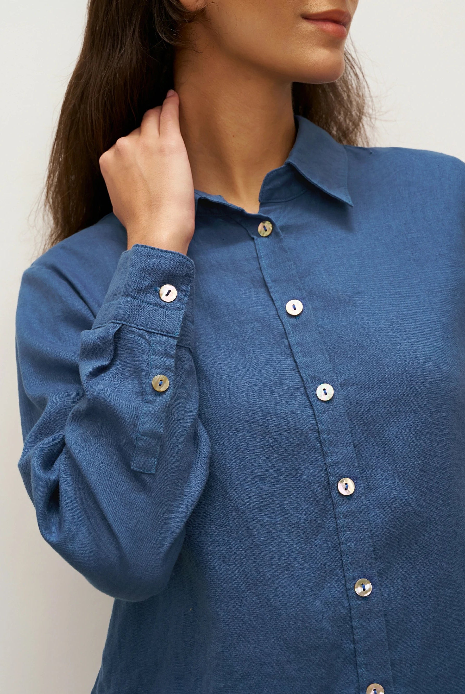 100% Linen Button-Front Shirt with Extended Hem JOVAN - TOPS-Linen Button Down Shirts