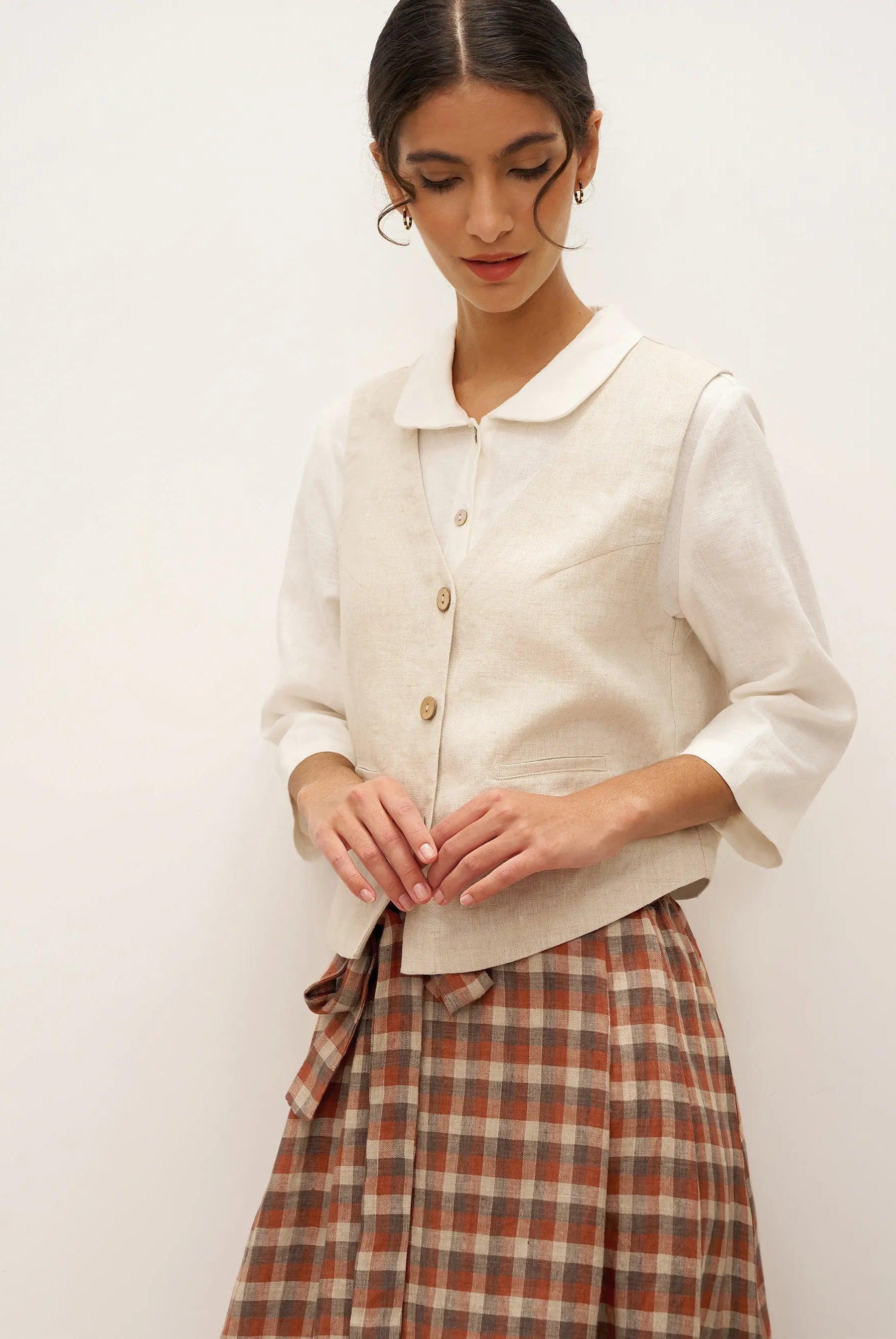 100% Linen V-Neck Buttoned Closure Vest DELIA - TOPS-Linen Vests