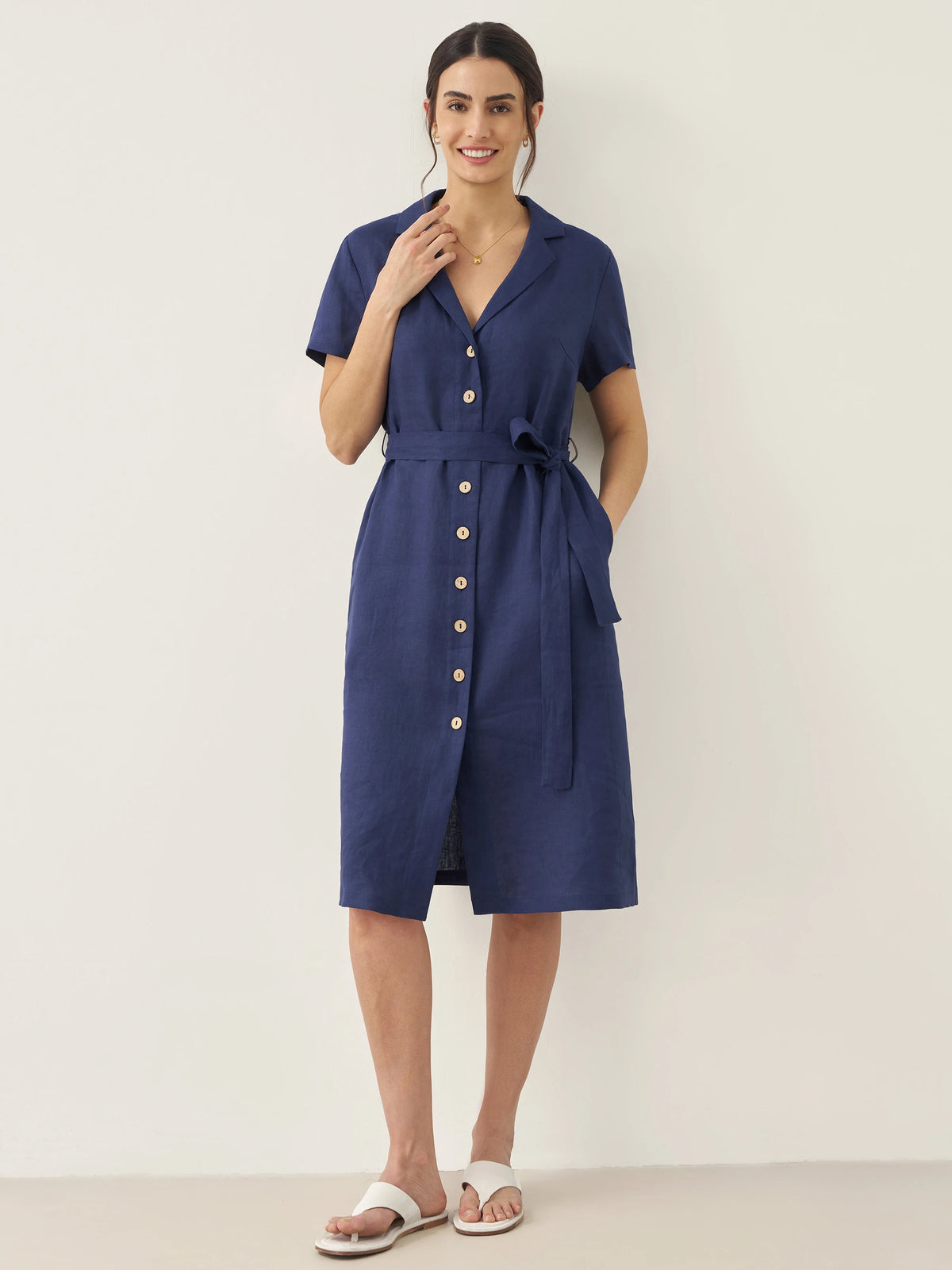 Robe chemise femme EILEEN boutonnée devant à col V en 100% lin de LINTICO