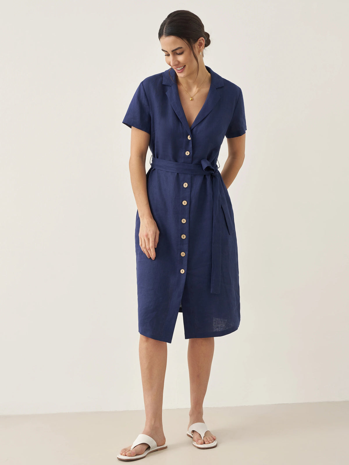 Robe chemise femme EILEEN boutonnée devant à col V en 100% lin de LINTICO