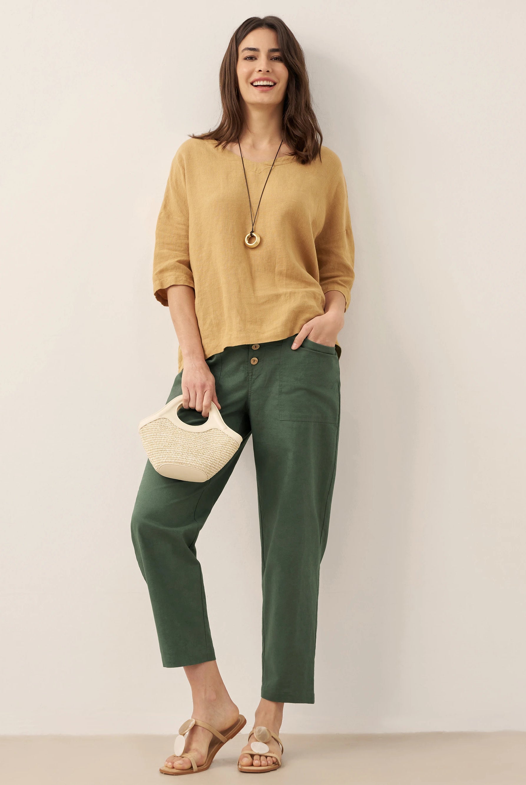 LINTICO women's linen outfit with trousers and top
