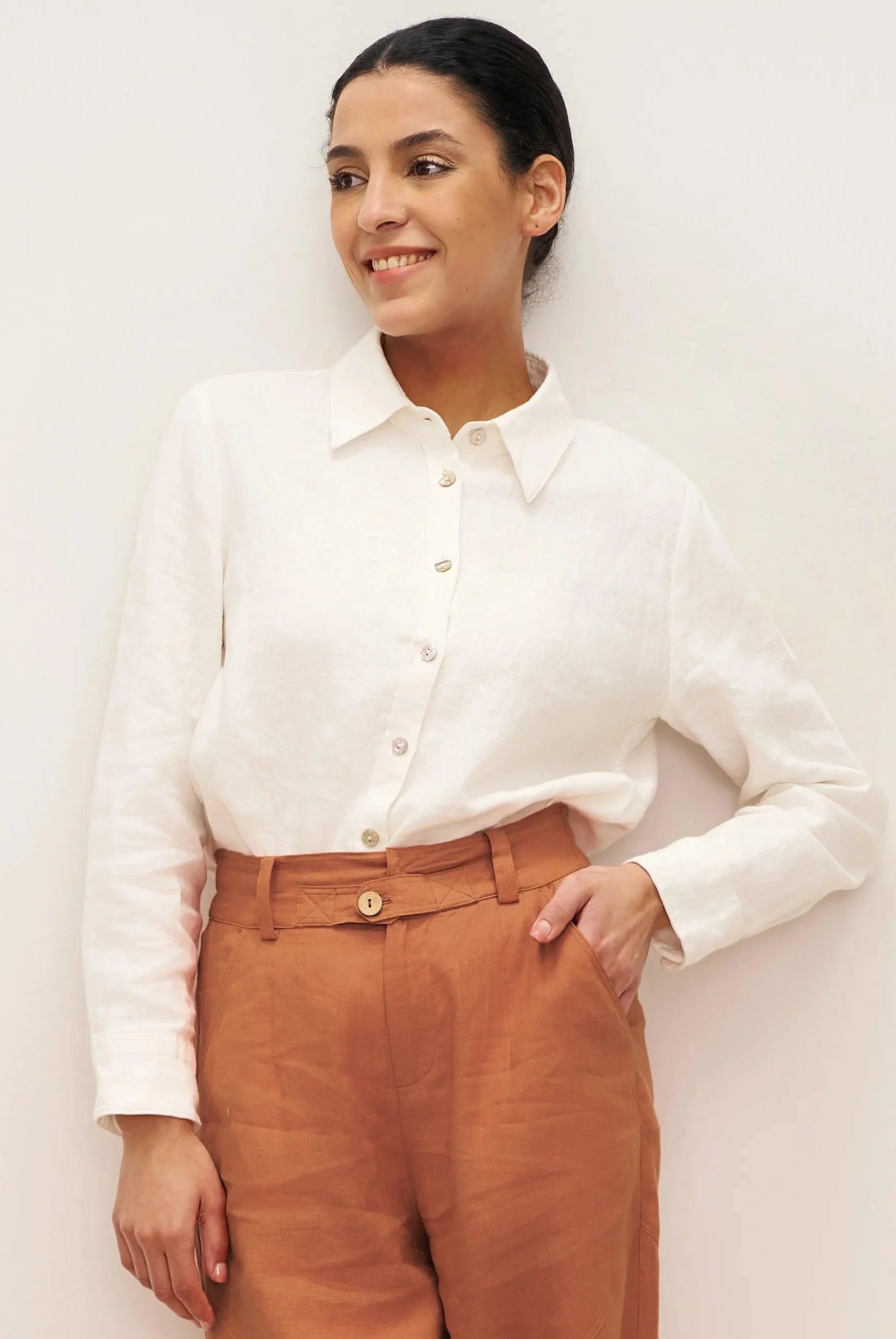 100% Linen Button-Front Shirt with Extended Hem JOVAN - TOPS-Linen Button Down Shirts