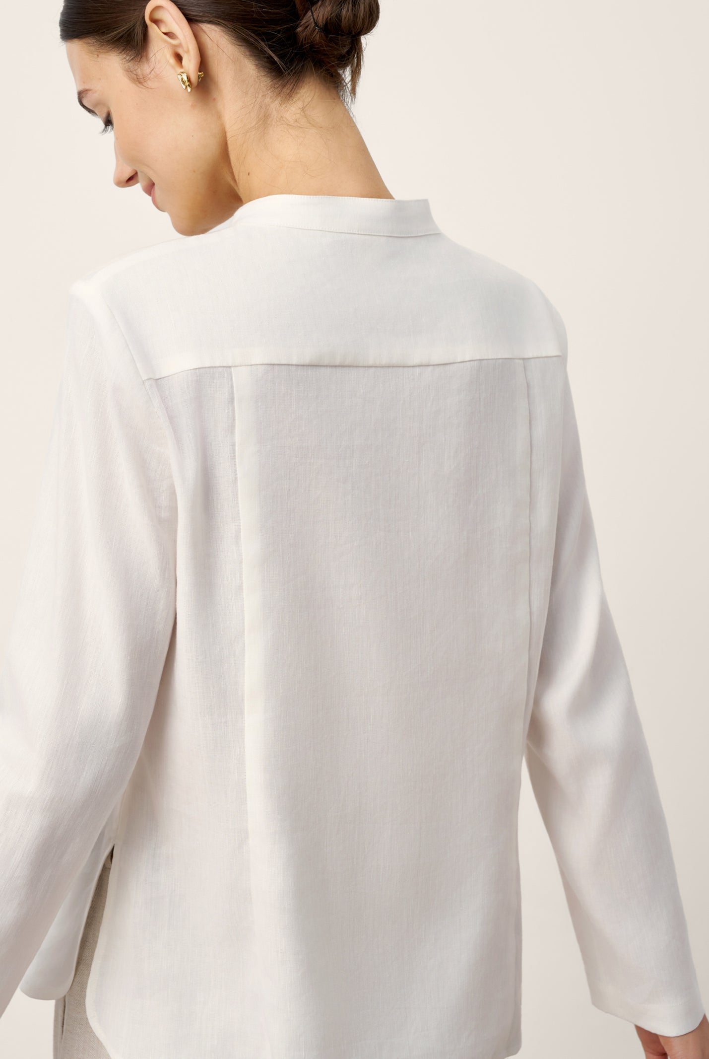 Linen-Lyocell Mandarin Collar Fitted Seam Shirt THORA by LINTICO for women