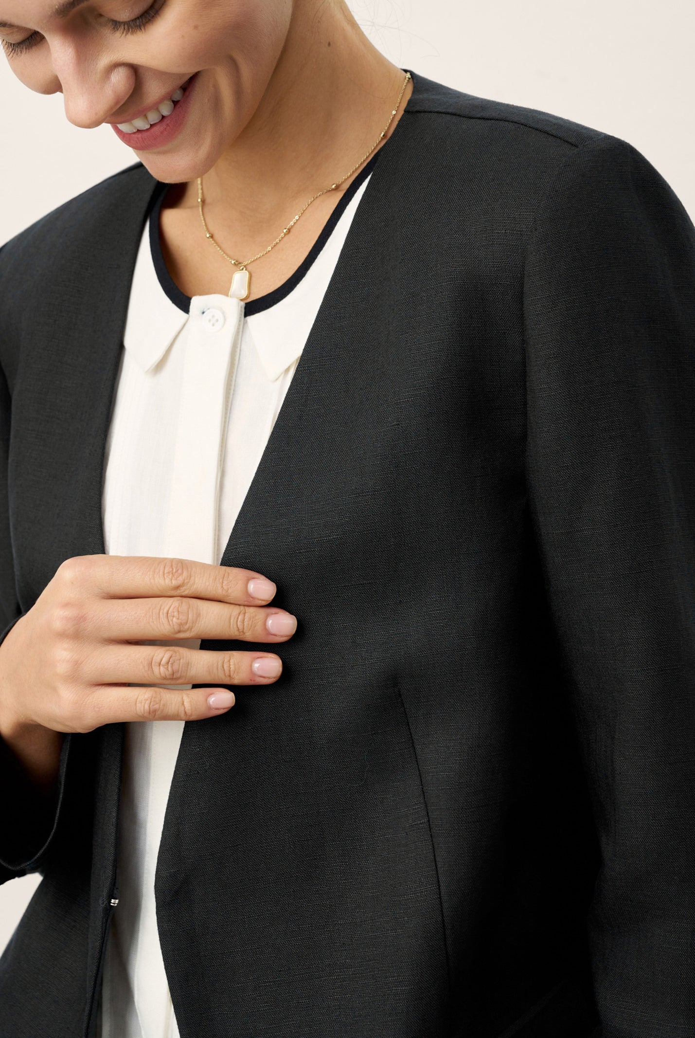 Linen-Lyocell Relaxed V-neck Tailored Blazer VERITY by LINTICO for women