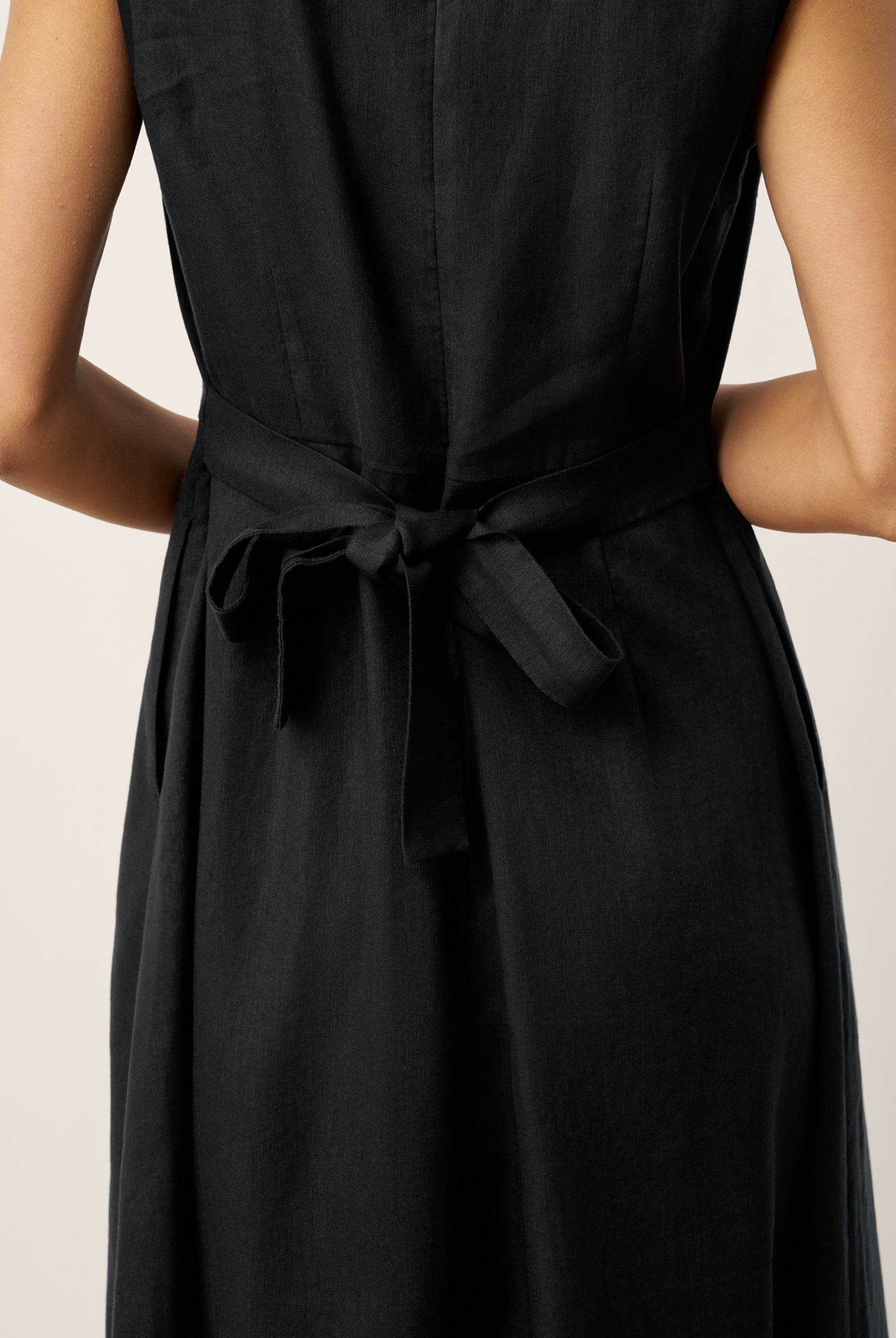 Linen-Lyocell V-Neck Sleeveless Midi Dress WILLOW by LINTICO for women