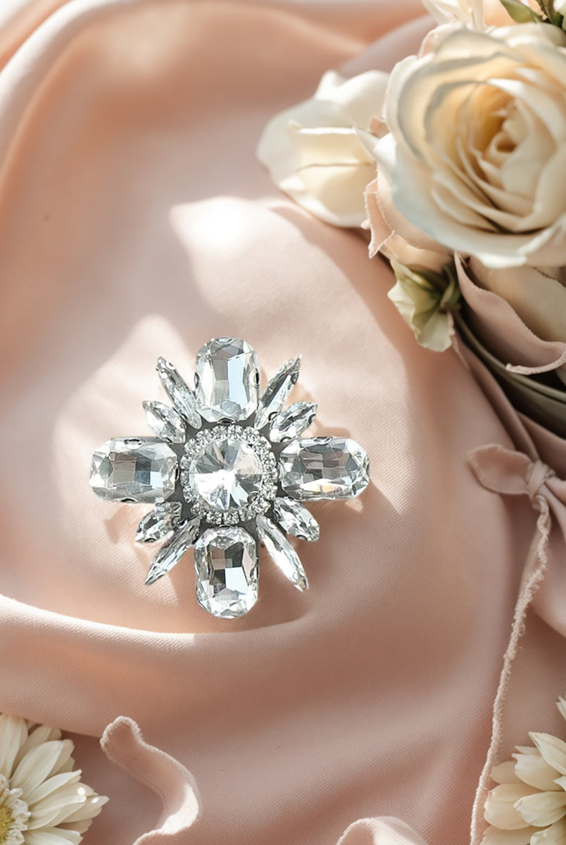 CLUSTER FLOWER BROOCH WITH CLEAR CRYSTALS