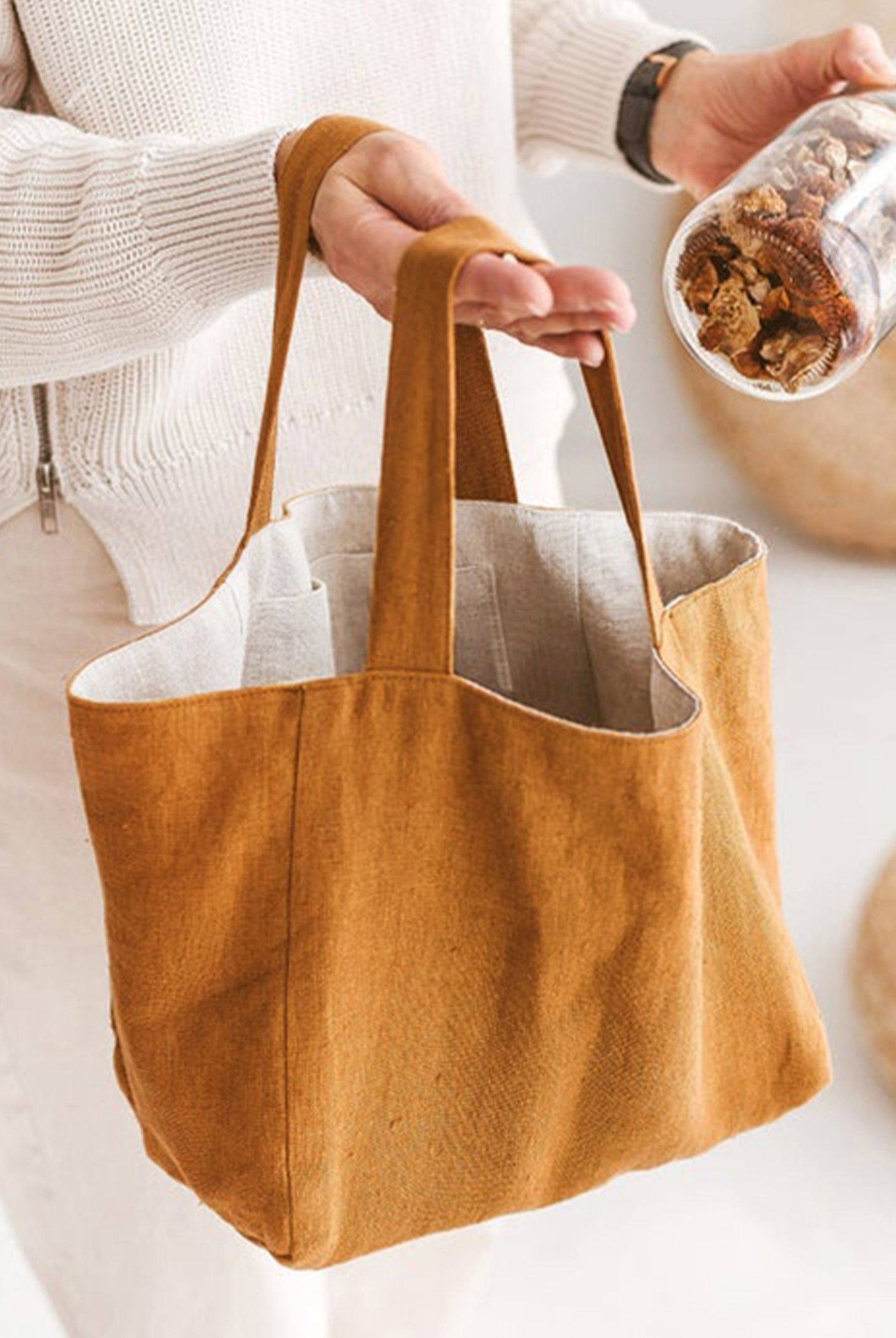 100% Linen Large-Capacity Tote Bag by LINTICO for women