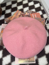100% Wool Retro Hand-Knit Beret by LINTICO for women