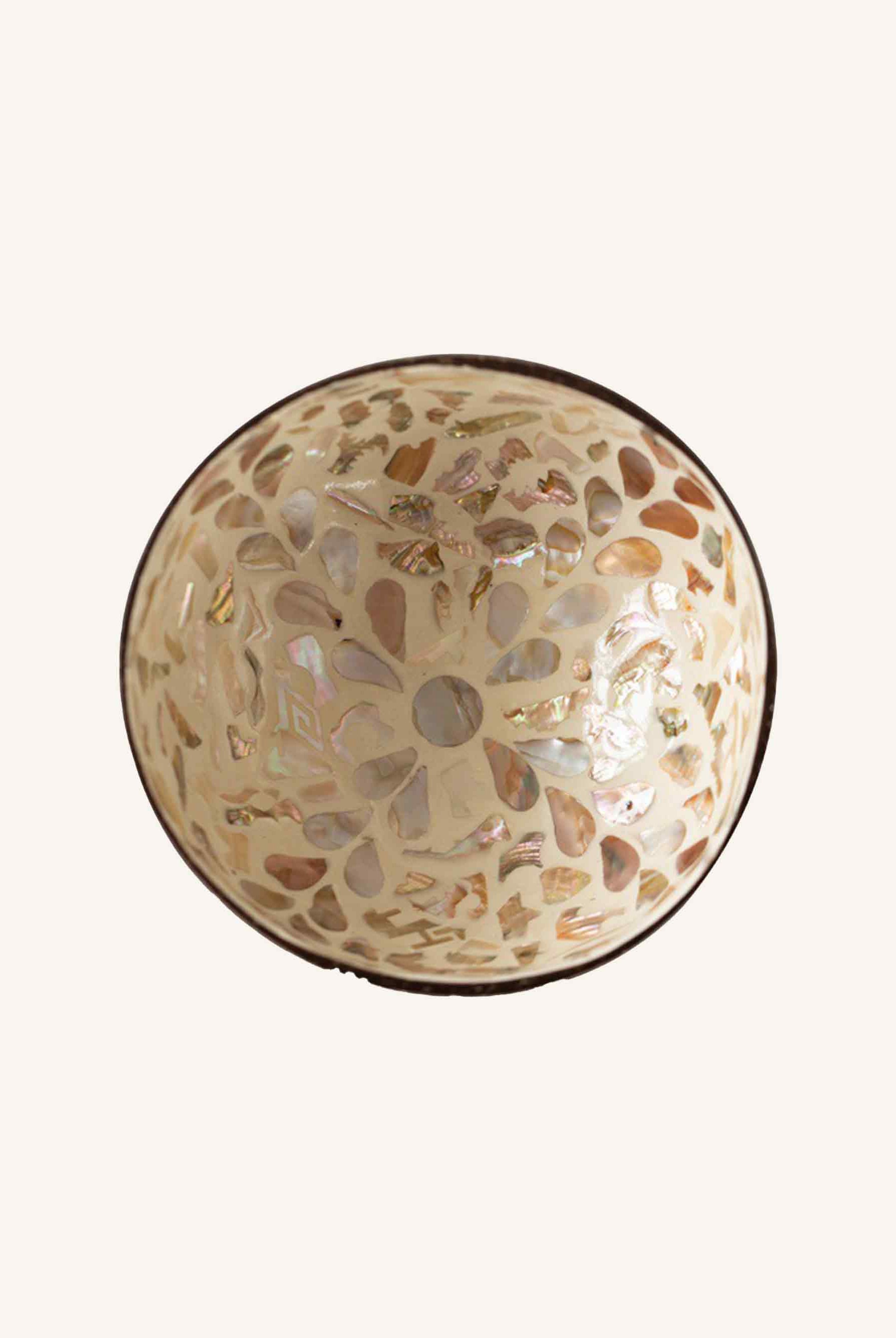 HANDMADE NATURAL SHELL COCONUT BOWL DECOR - Heartfelt Charm / One-Size