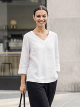 Sur-haut femme en lin et lyocell, col en V et détail boutonné, ODETTE par LINTICO