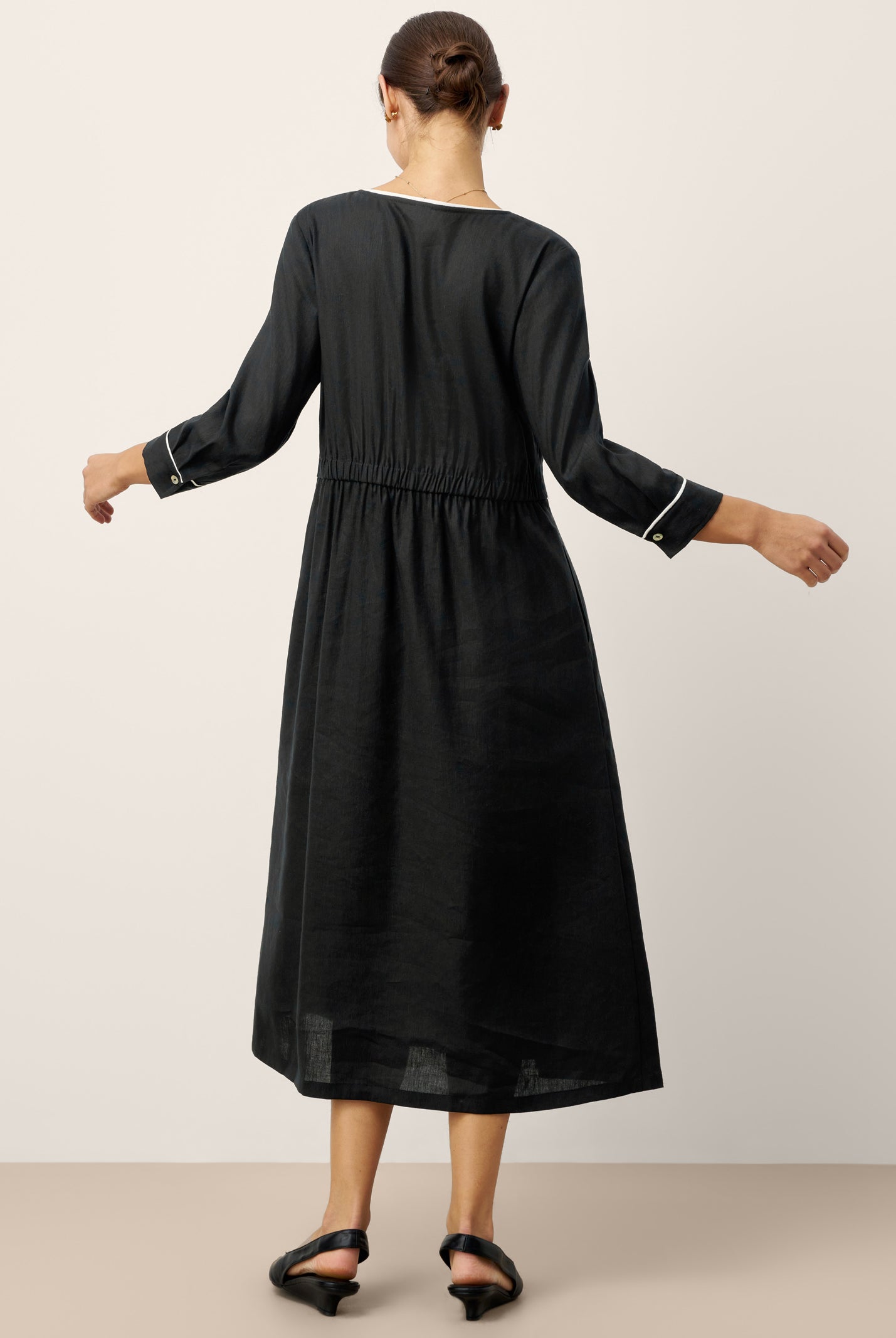 Linen-Lyocell Contrast Trim Gathered Midi Dress NYX by LINTICO for women