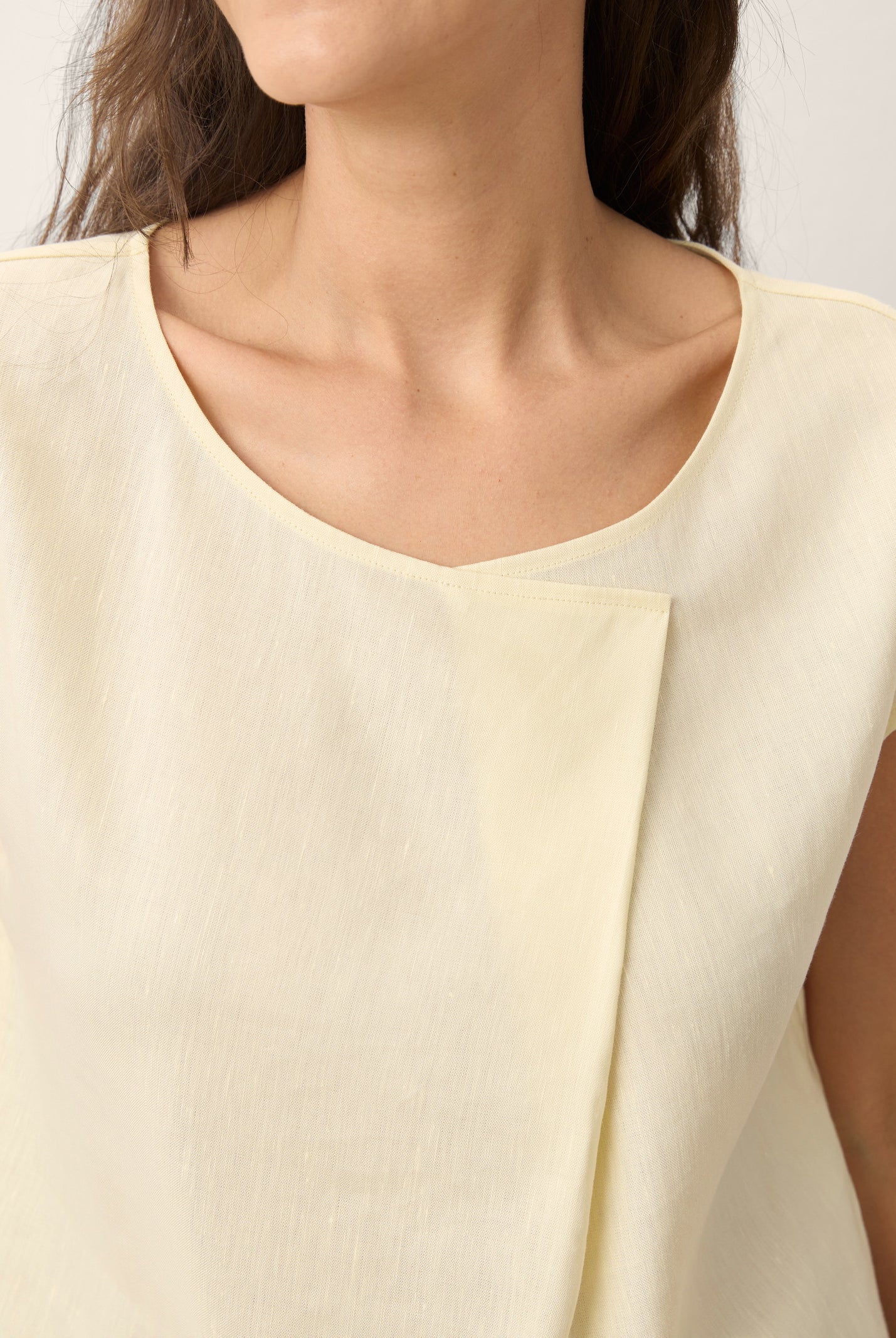 Linen-Lyocell Asymmetric Pleat Cap-Sleeve Top CERELIA by LINTICO for women