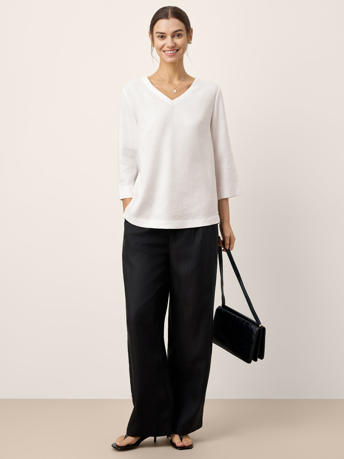 Sur-haut femme en lin et lyocell, col en V et détail boutonné, ODETTE par LINTICO
