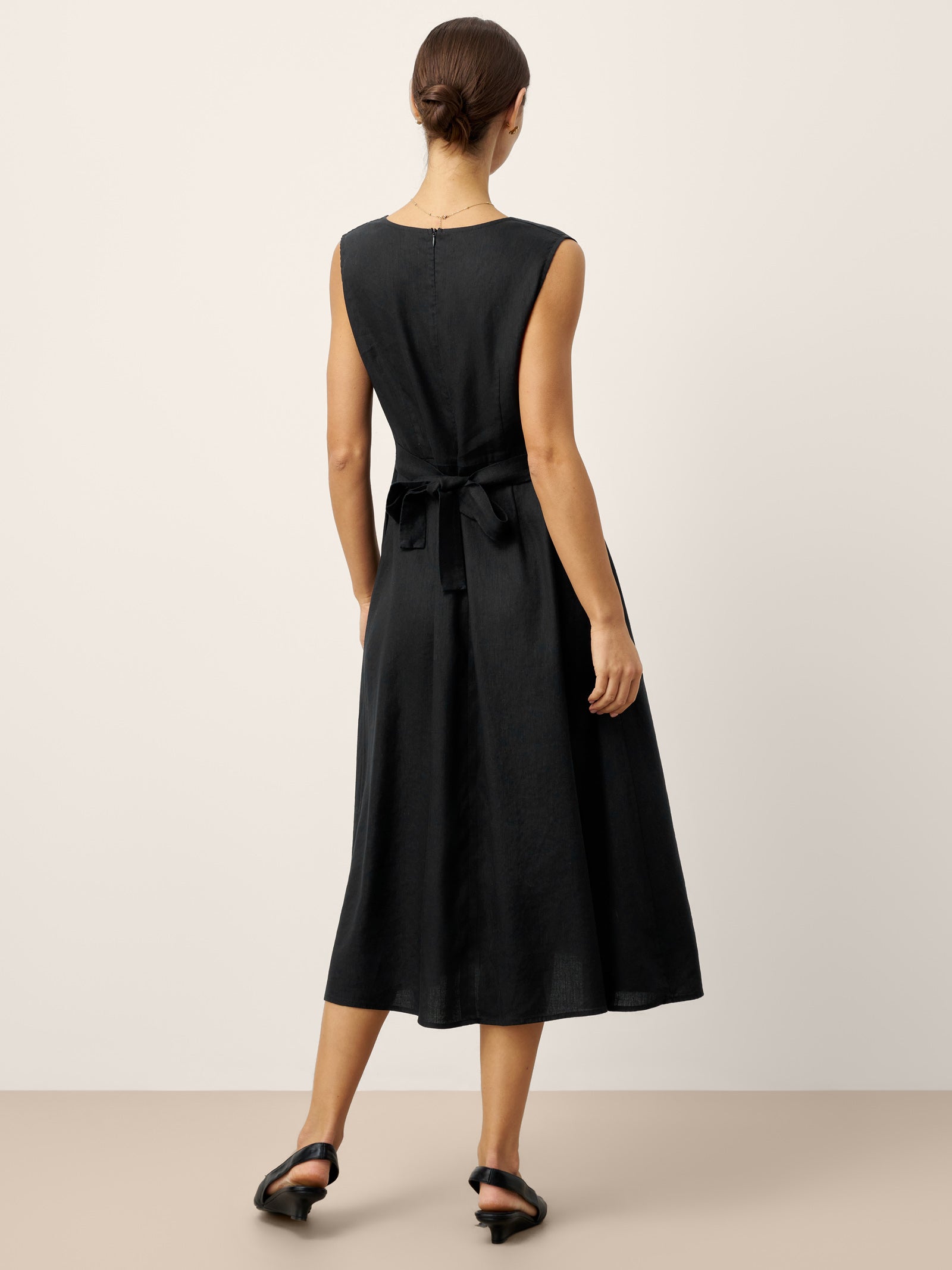 Linen-Lyocell V-Neck Sleeveless Midi Dress WILLOW by LINTICO for women