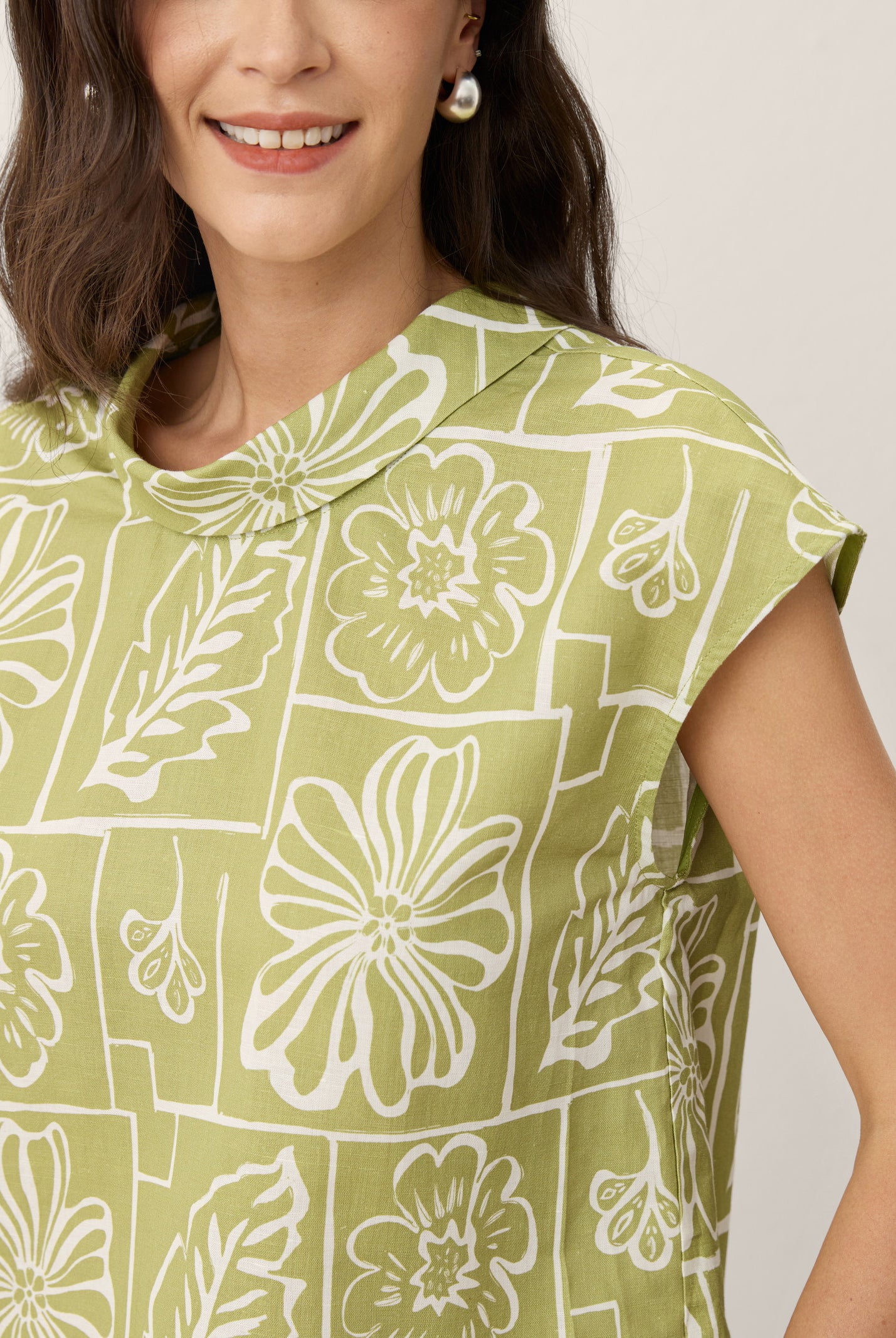 Linen Geometric Floral Stand-Collar Top DELPHINA by LINTICO for women