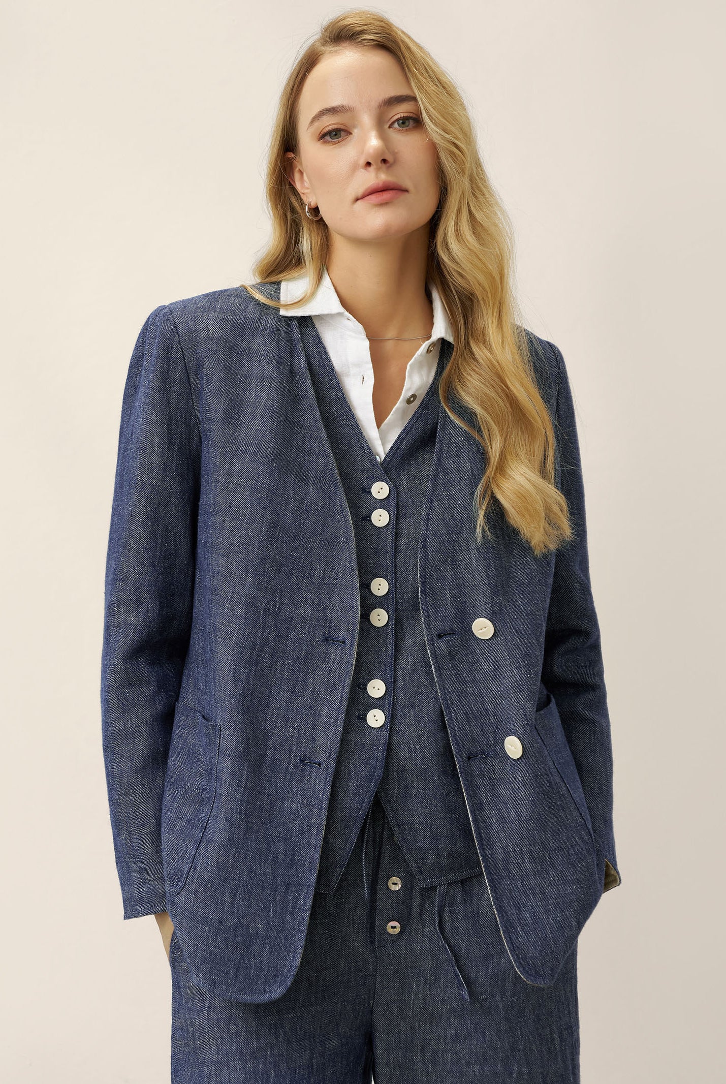 Linen Reversible Denim Texture V Neck Jacket ELLIE by LINTICO, fabric detail for women
