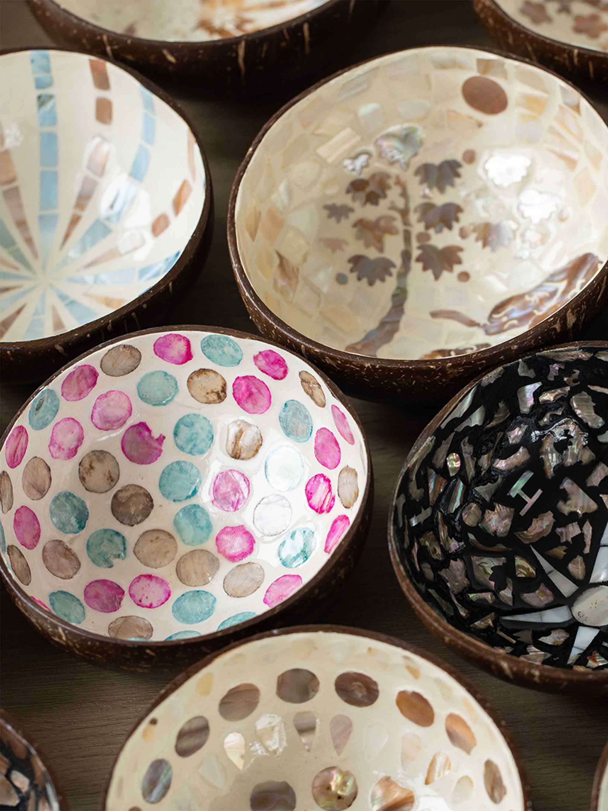 HANDMADE NATURAL SHELL COCONUT BOWL DECOR