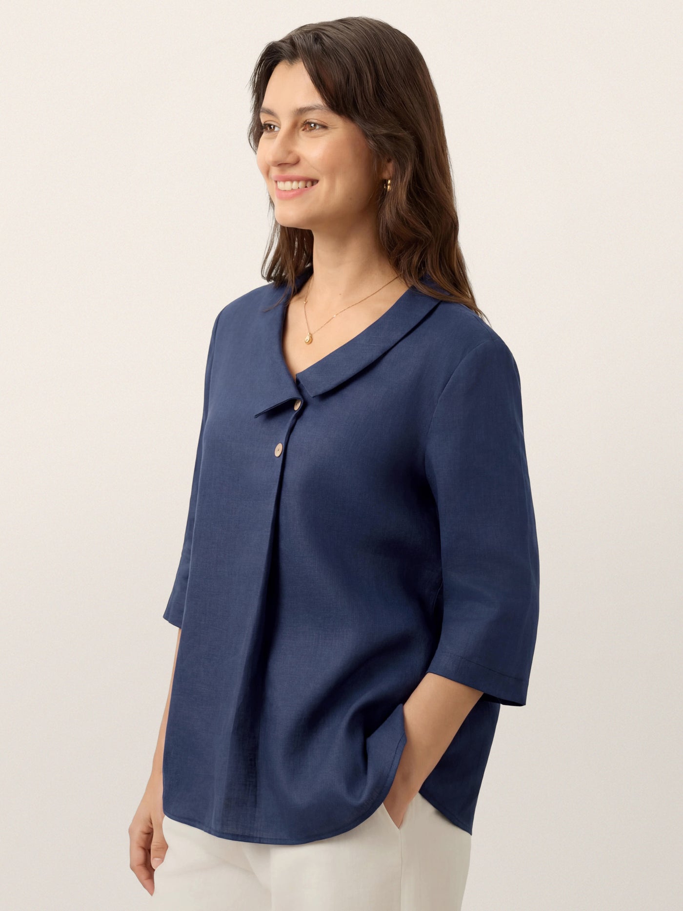 Relaxed linen top with room through the waist