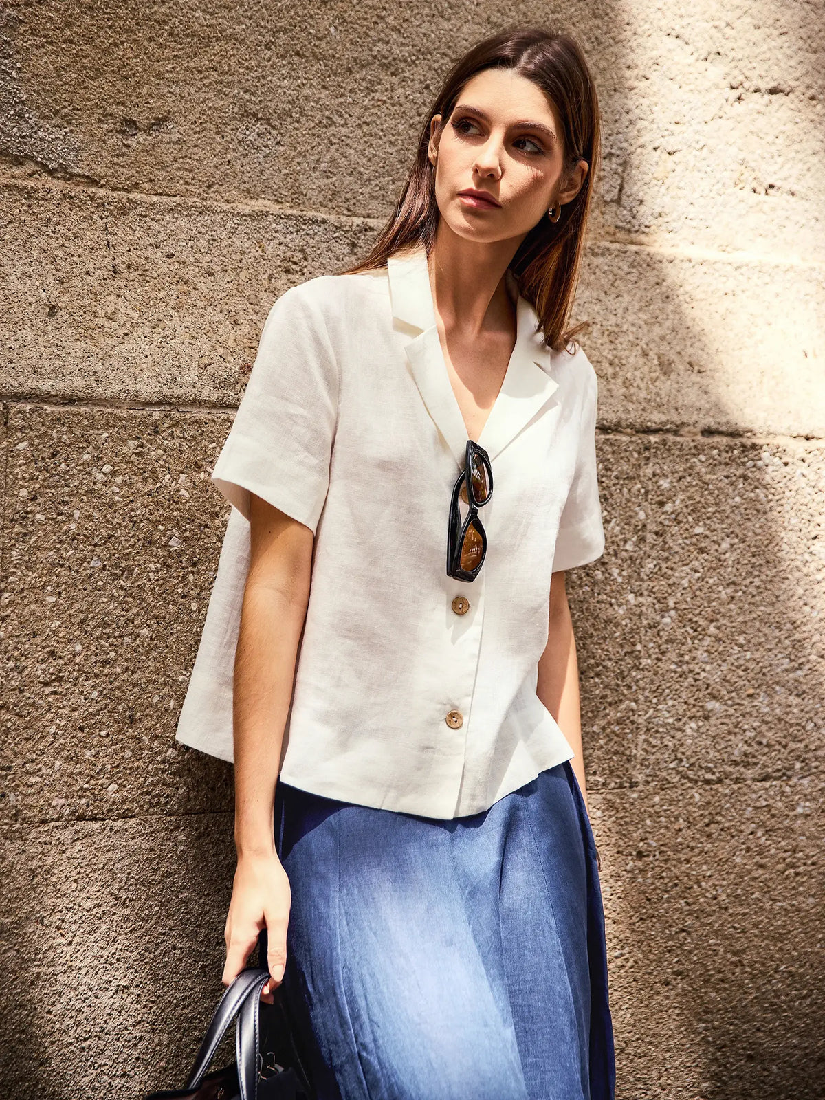 Chemise femme ORENDA boutonnée à manches courtes en 100% lin de LINTICO