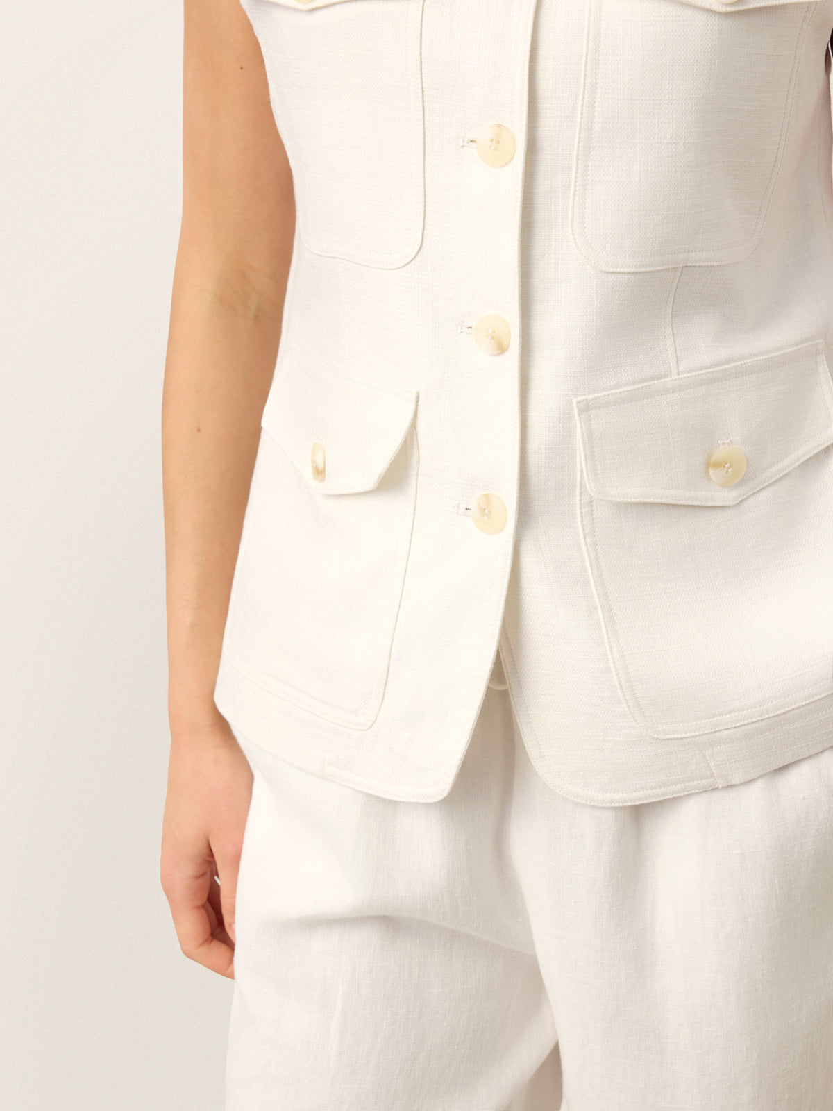 Linen Four-Pocket Tailored Sleeveless Vest COSIMA by LINTICO for women