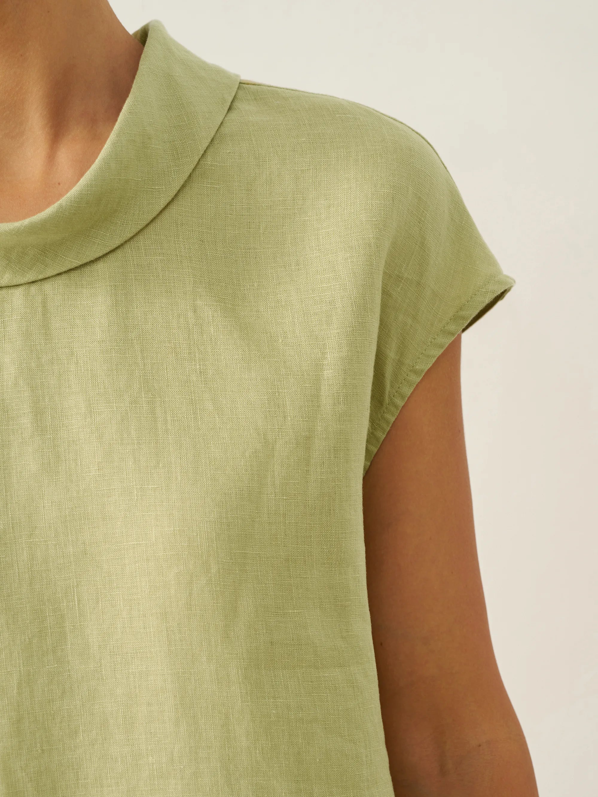 100% Linen Cap Sleeve Soft-Fold Collar Top