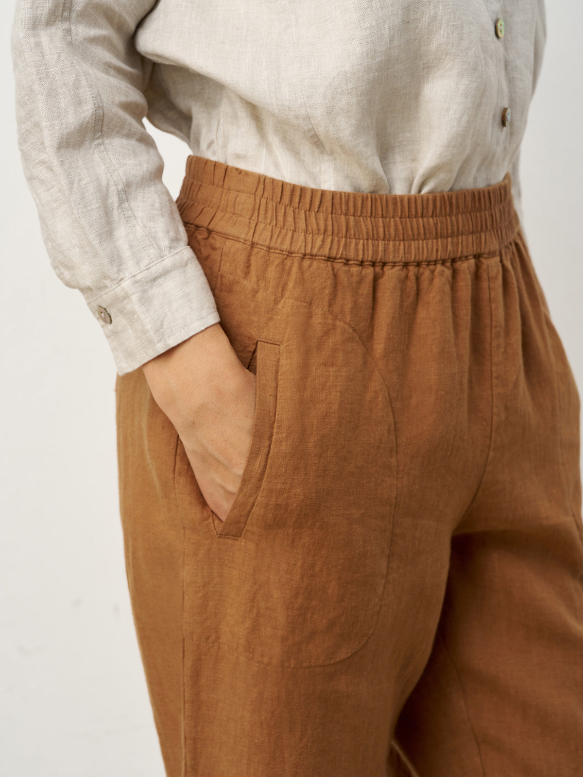 100% Linen Elasticated Waist Ankle Pants GWEN by LINTICO for women