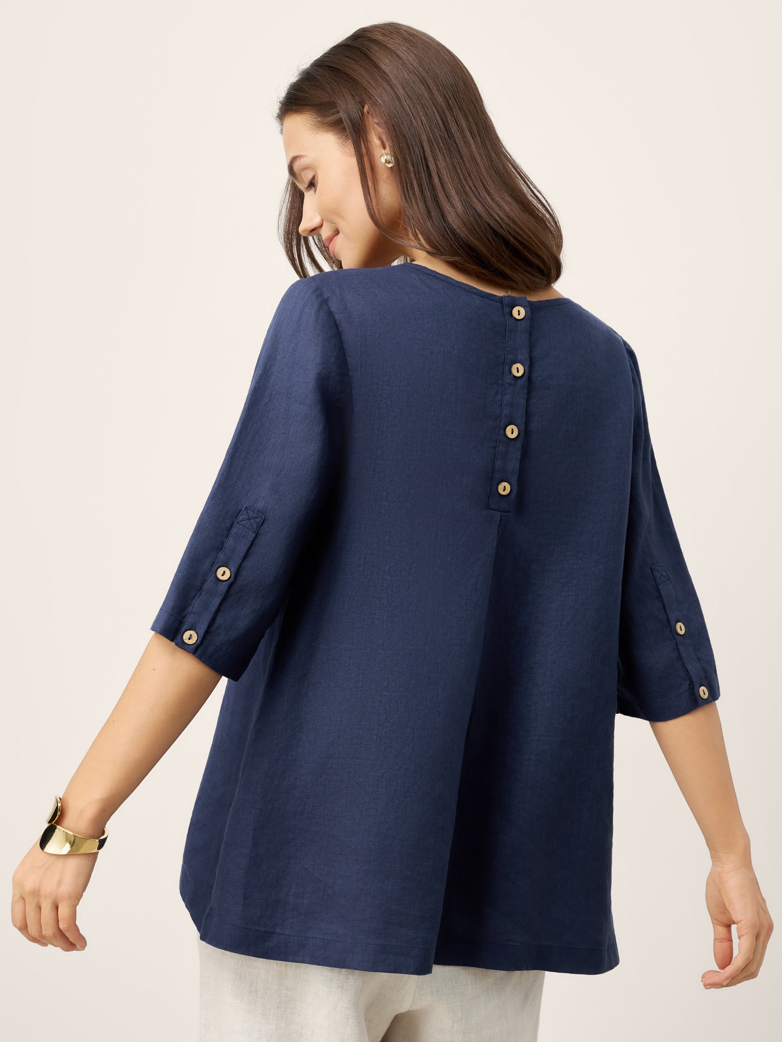 100% Linen Relaxed Back Button Top with Tab Sleeves SYLVANA by LINTICO for women