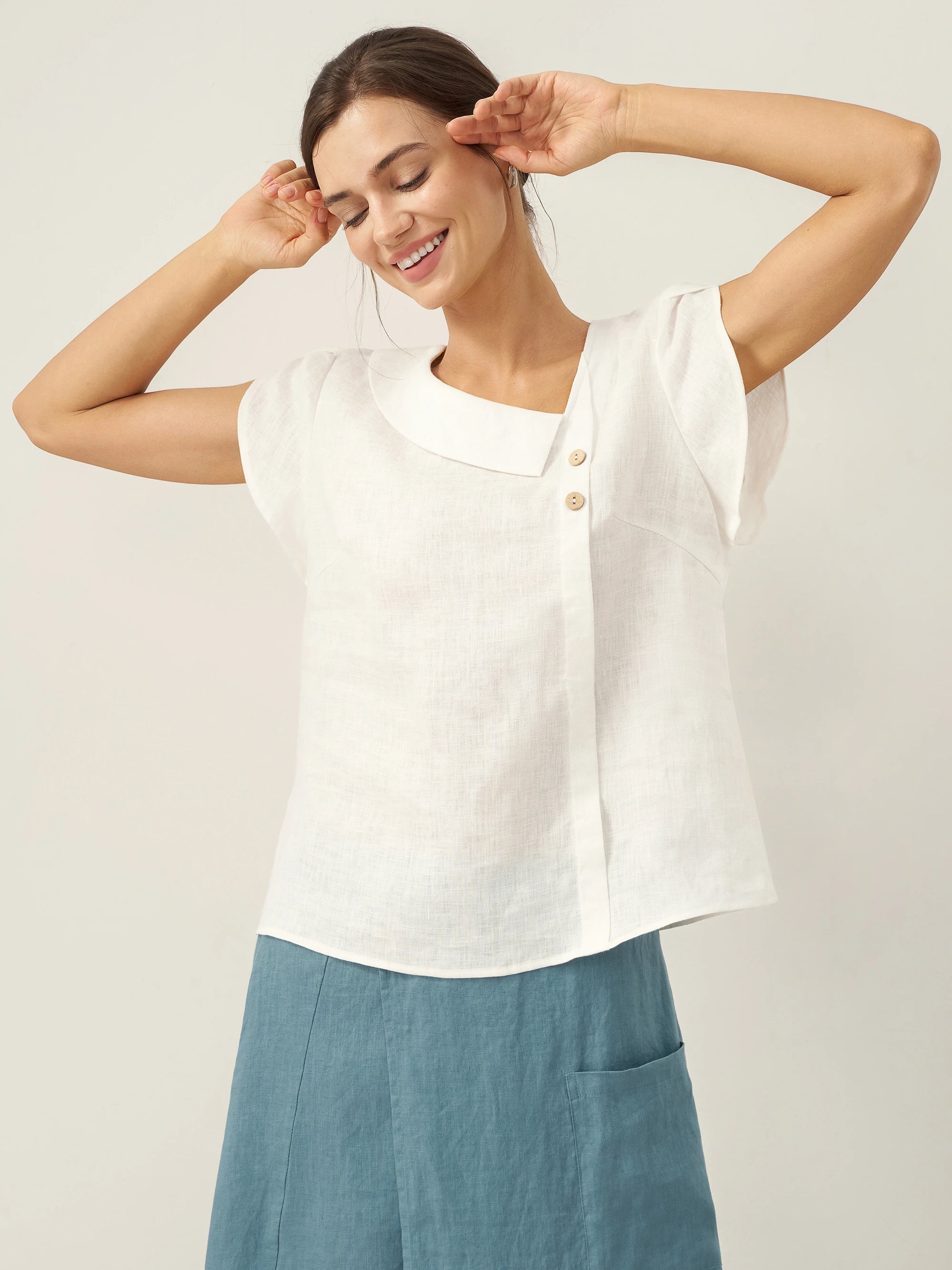 100% Linen Crescent Collar Flutter Sleeve Top Fara