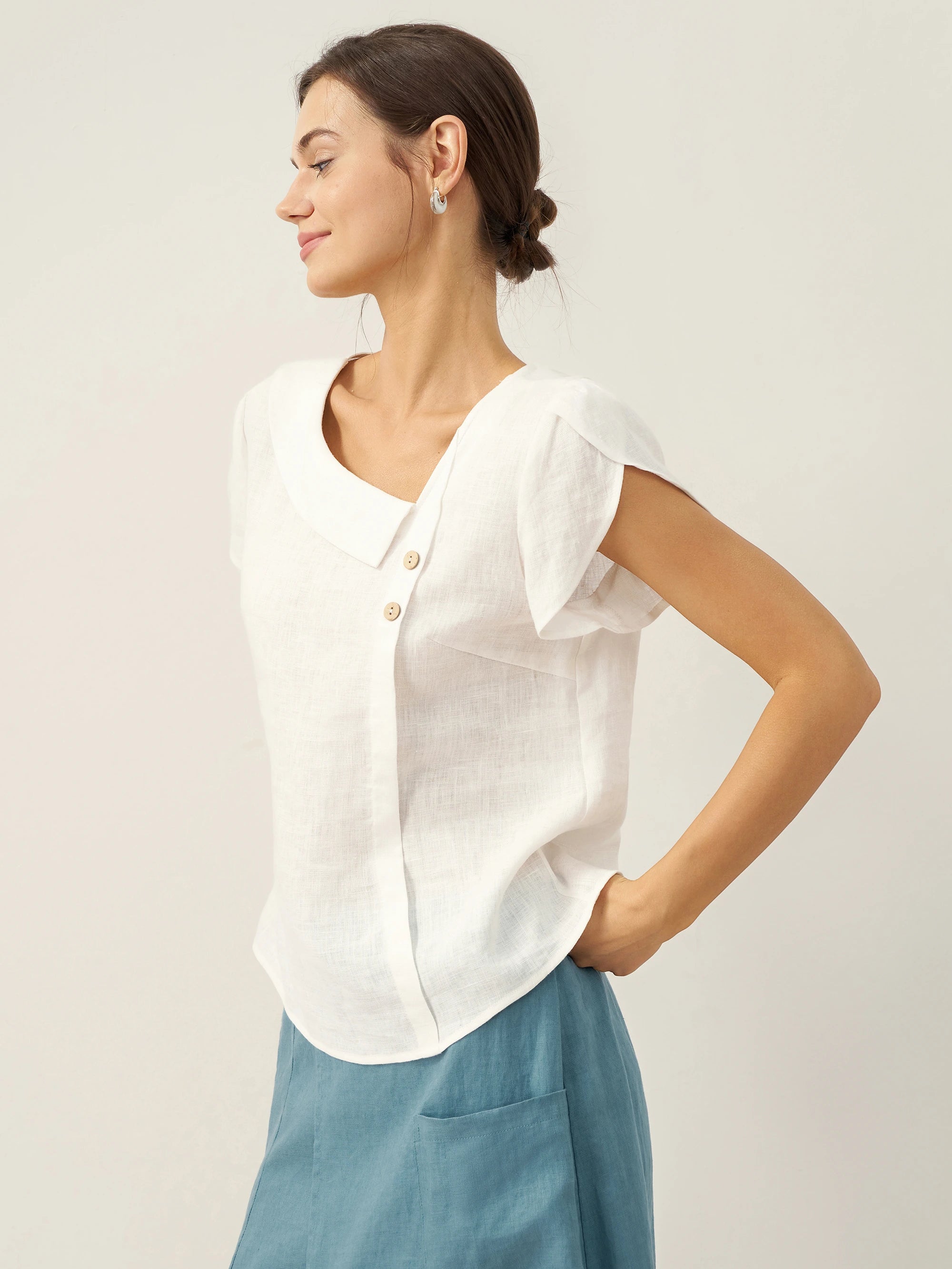 100% Linen Crescent Collar Flutter Sleeve Top Fara