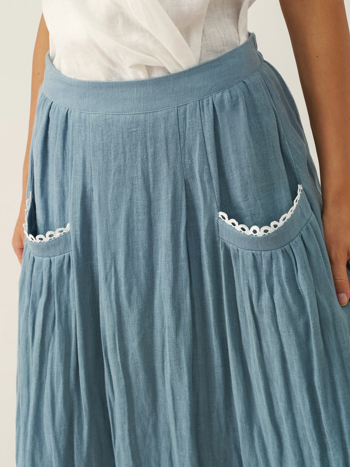 100% Linen Lace-Up Pocket Skirt FENLA by LINTICO for women